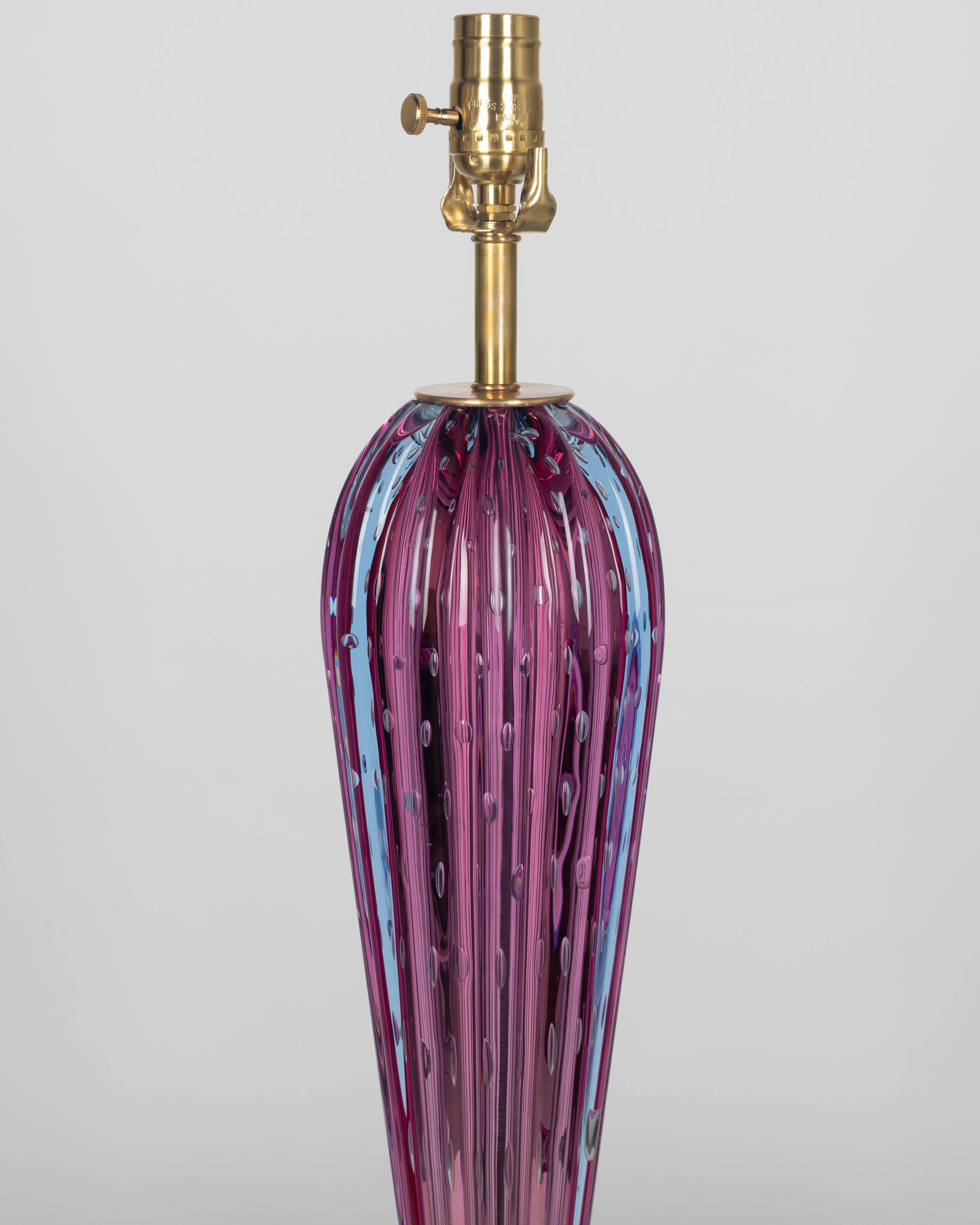 Lámpara alta de cristal de Murano de mediados del siglo XX en venta 1