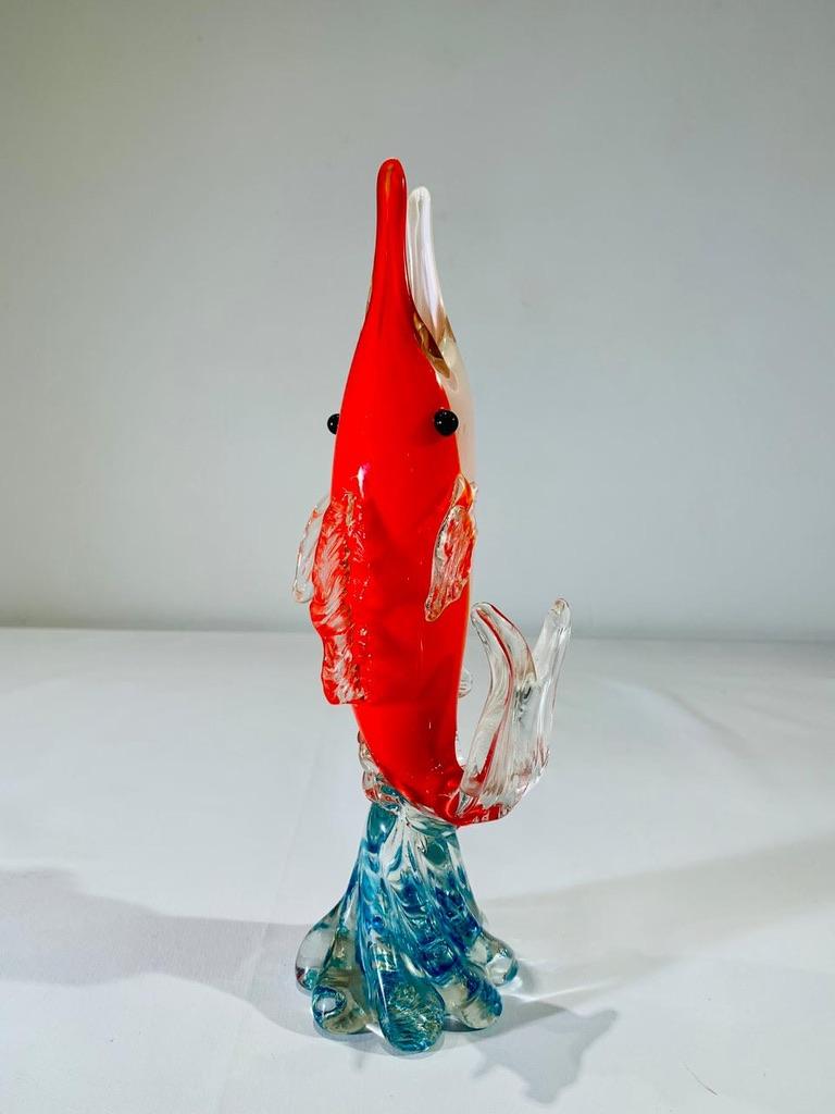 Incroyable vase à poisson tricolore en verre de Murano, circa 1950. Parfait.