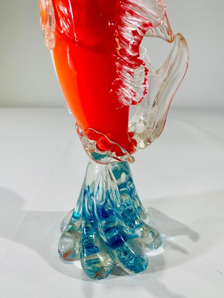 italien Vase à poisson tricolore en verre de Murano, vers 1950. en vente