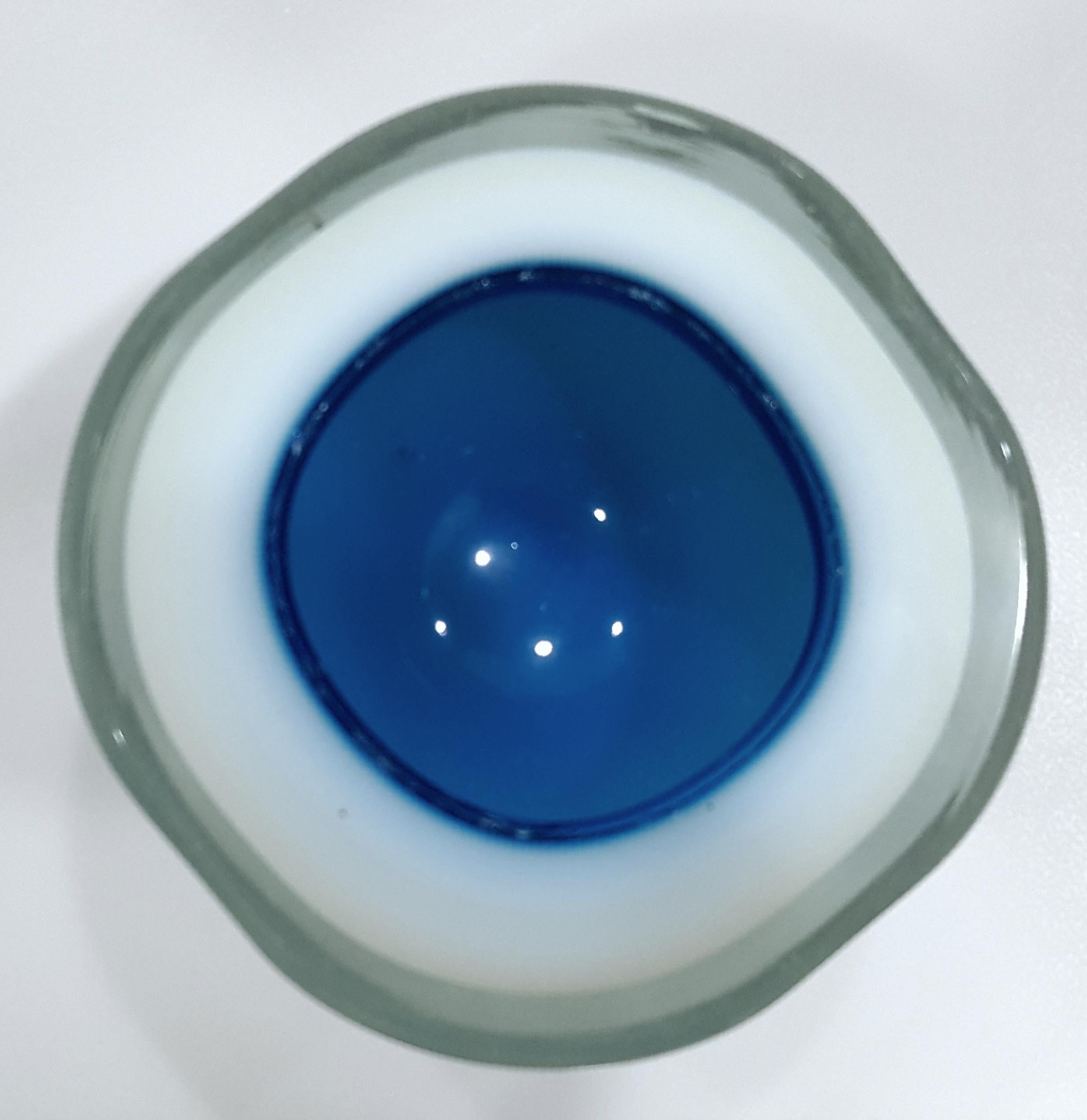 Murano Glass Triple Cased Geode Bowl likely by Cenedese or Seguso, blue/white In Fair Condition In Warrenton, OR