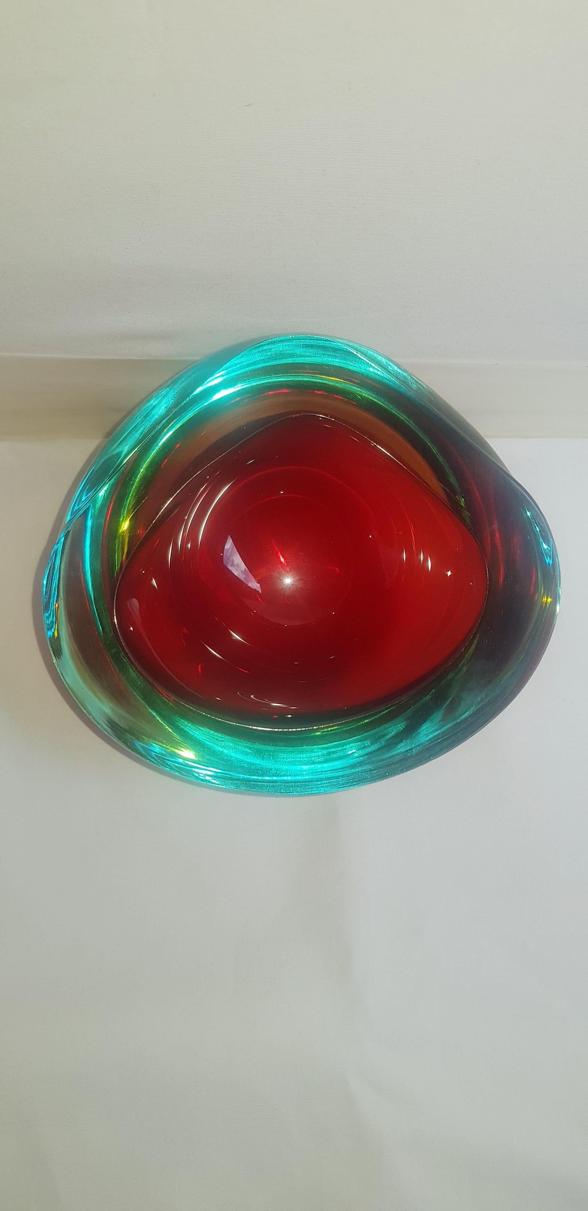 Beautiful murano glass triple somerso caviar bowl, red, blue and yellow by Flavio Poli for Seguso vetri D'arte perfect condition.