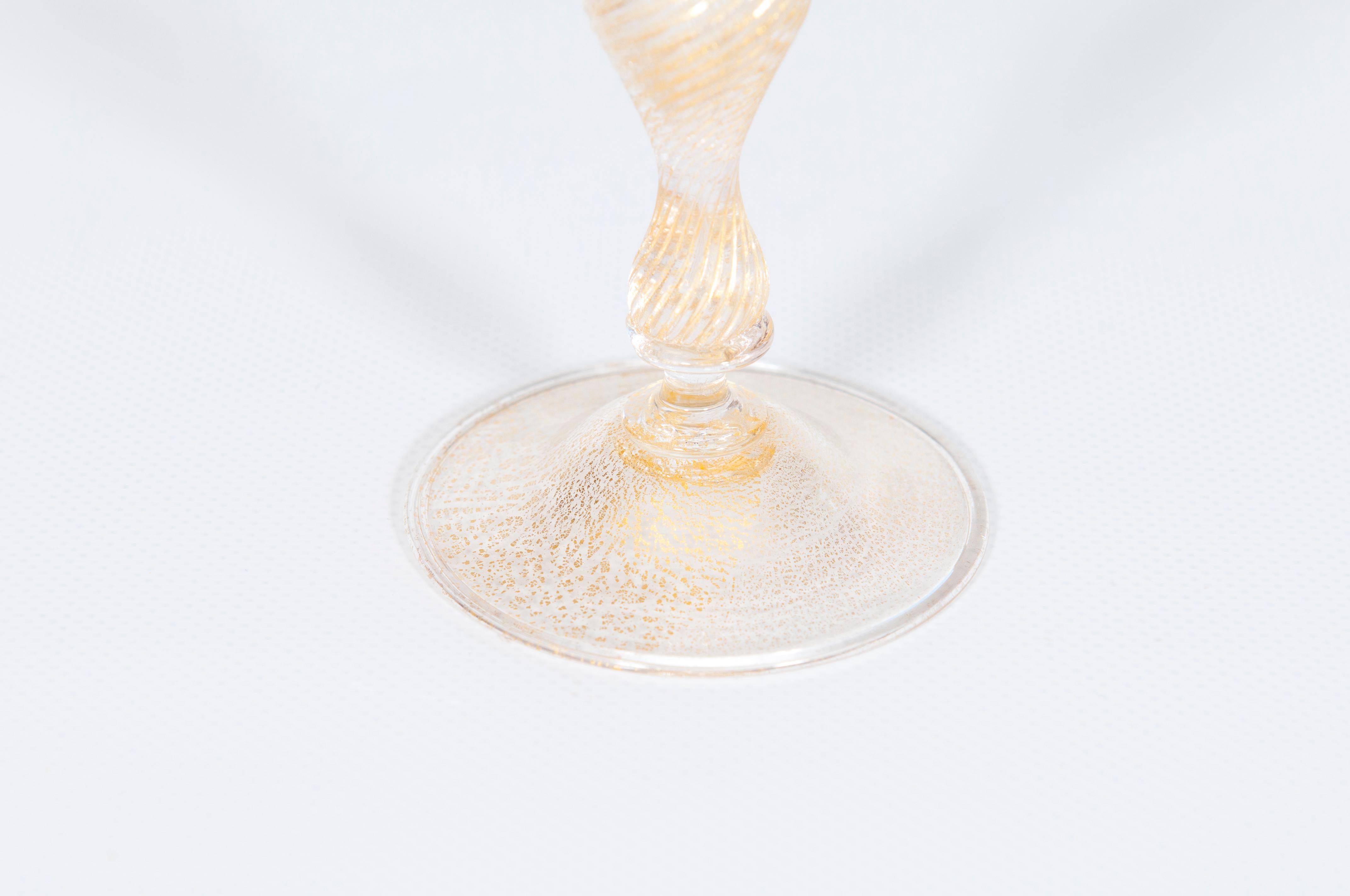 Mid-Century Modern Calice en forme de trompette avec pied en torchon en verre de Murano, vers les années 1960 en vente