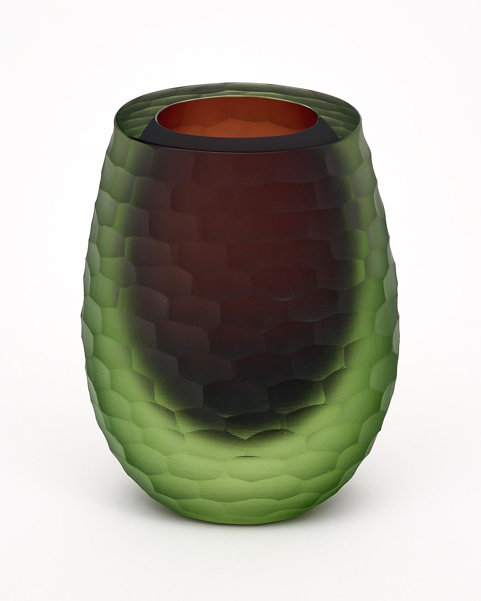 Mid-Century Modern Vase en verre de Murano, deux tons, Ferro Battuto en vente