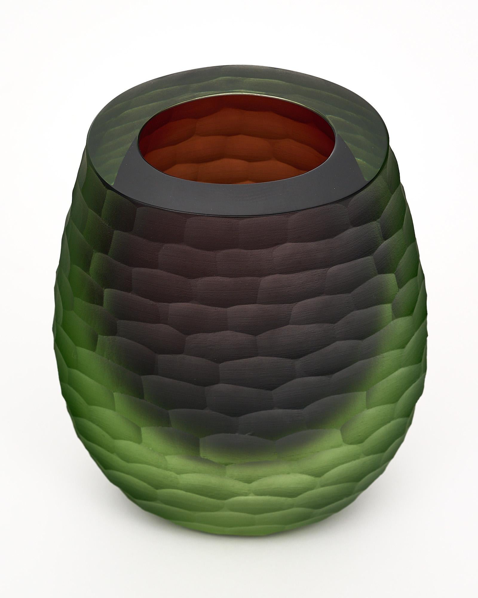 XXIe siècle et contemporain Vase en verre de Murano, deux tons, Ferro Battuto en vente