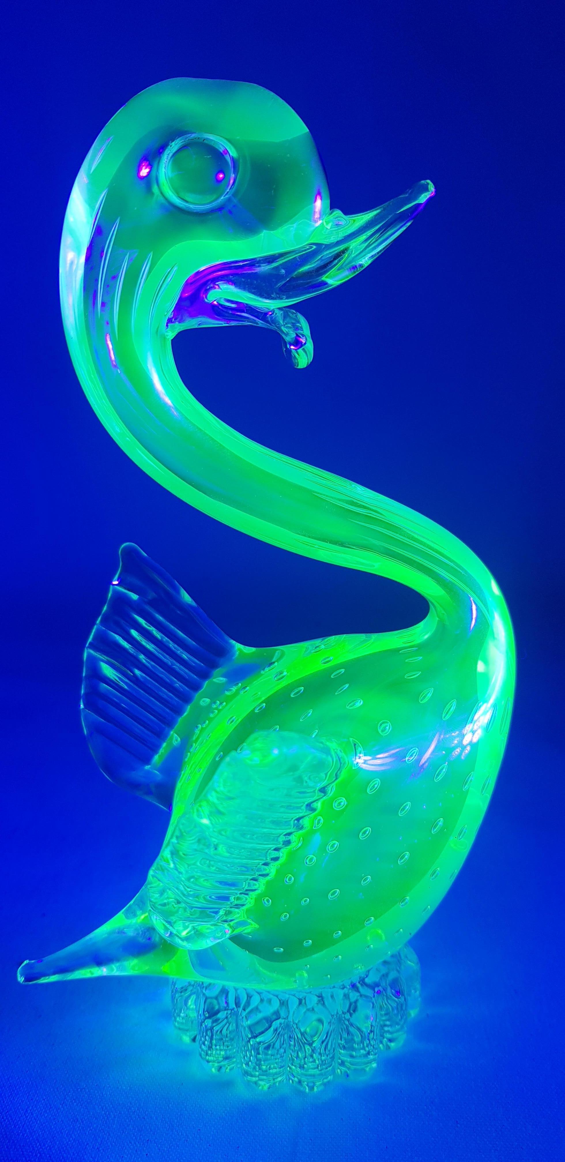 Italian Murano Glass Uranium Bird with Controlled Bubbles For Sale