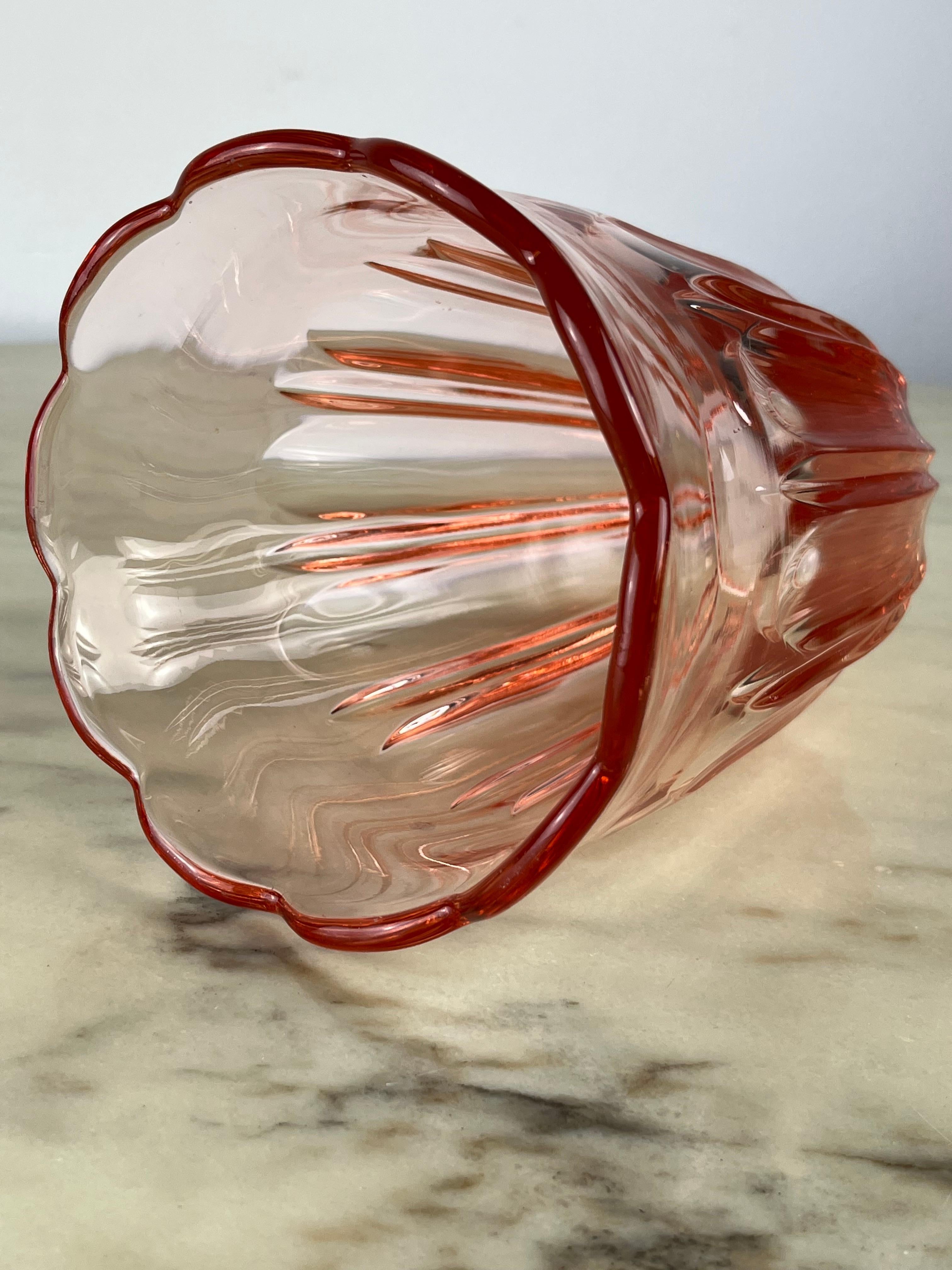 Murano glass vase, 1940s.
Family object. Purchased by my great-grandfather. From the attached photographs I have highlighted the air bubbles inside the glass, typical of artisanal and non-industrial manufacturing.
Intact, only small signs of the