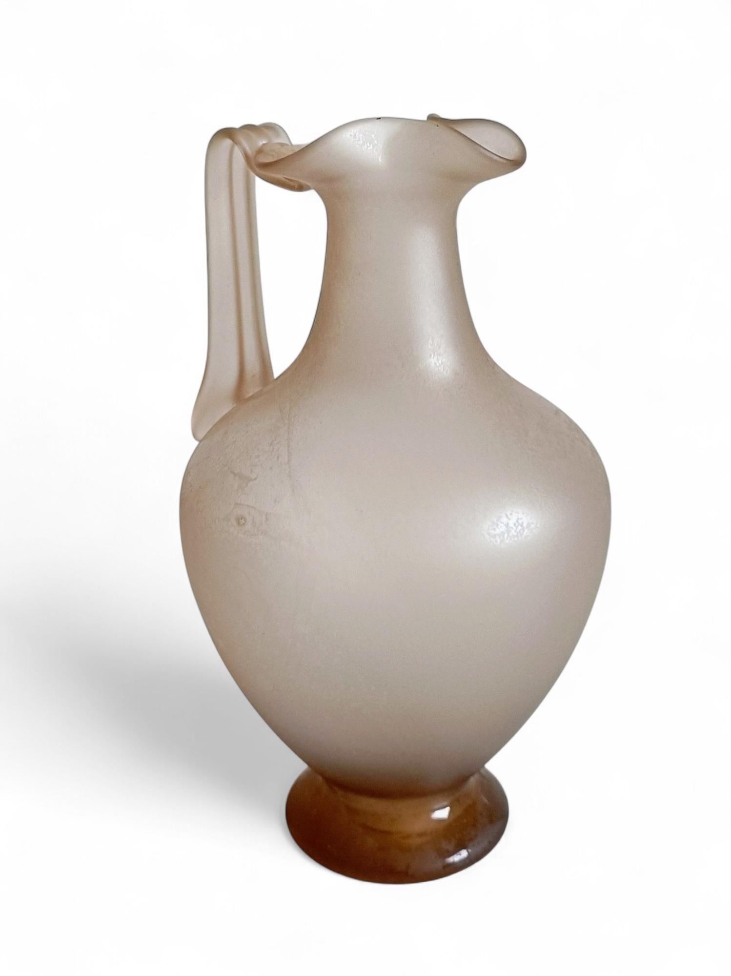 Vase en verre de Murano, style romain antique - finition nacrée gravée à l'acide, Italie, années 1930 en vente 4