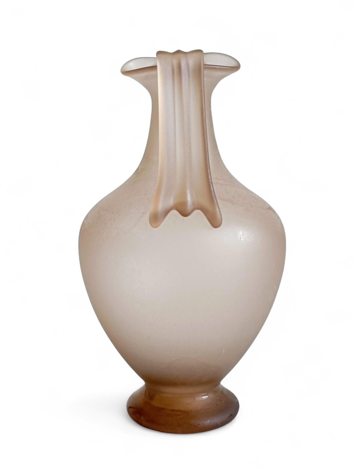 Vase en verre de Murano, style romain antique - finition nacrée gravée à l'acide, Italie, années 1930 en vente 8