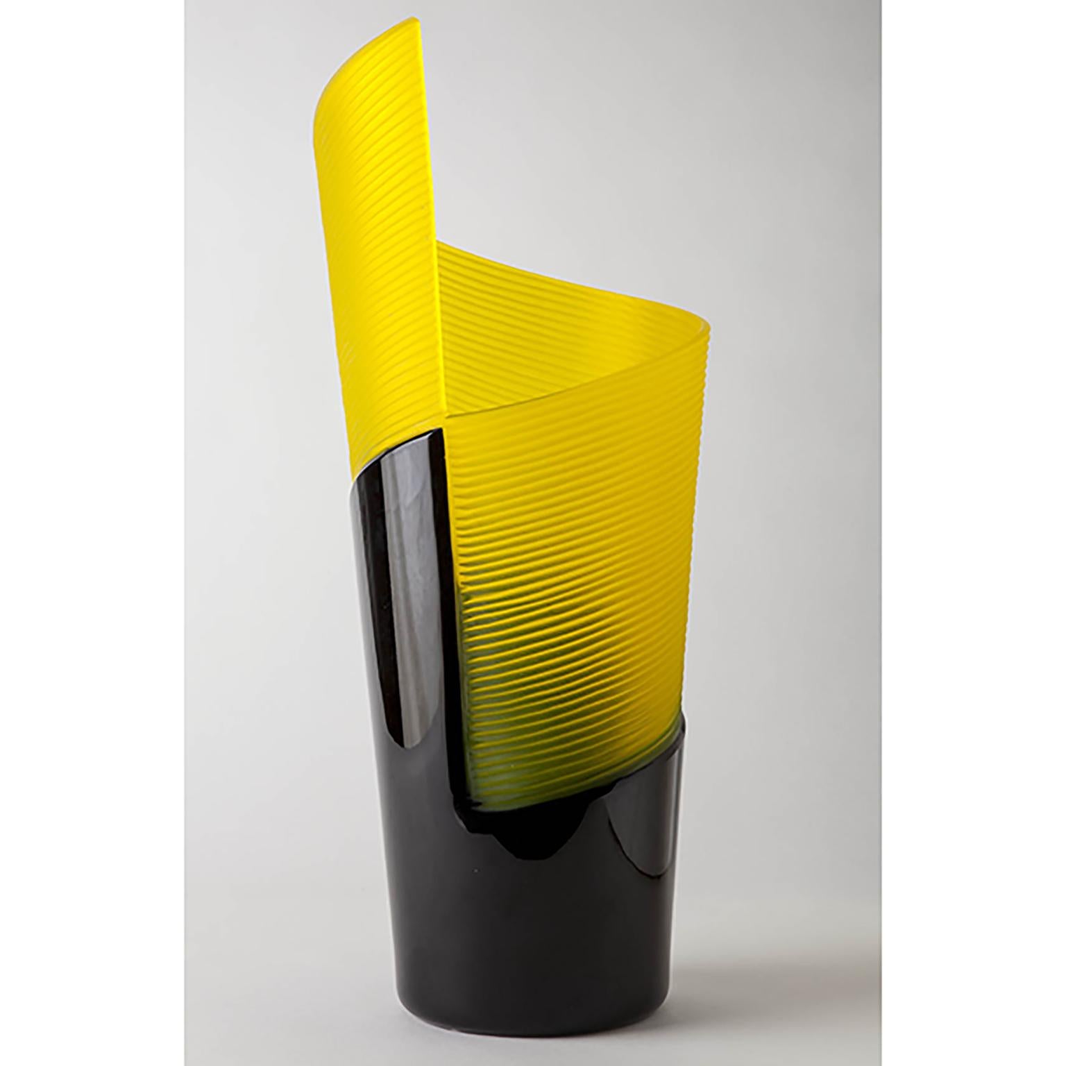 Contemporary Murano Glass Vase Battuto by Roberto Beltrami For Sale