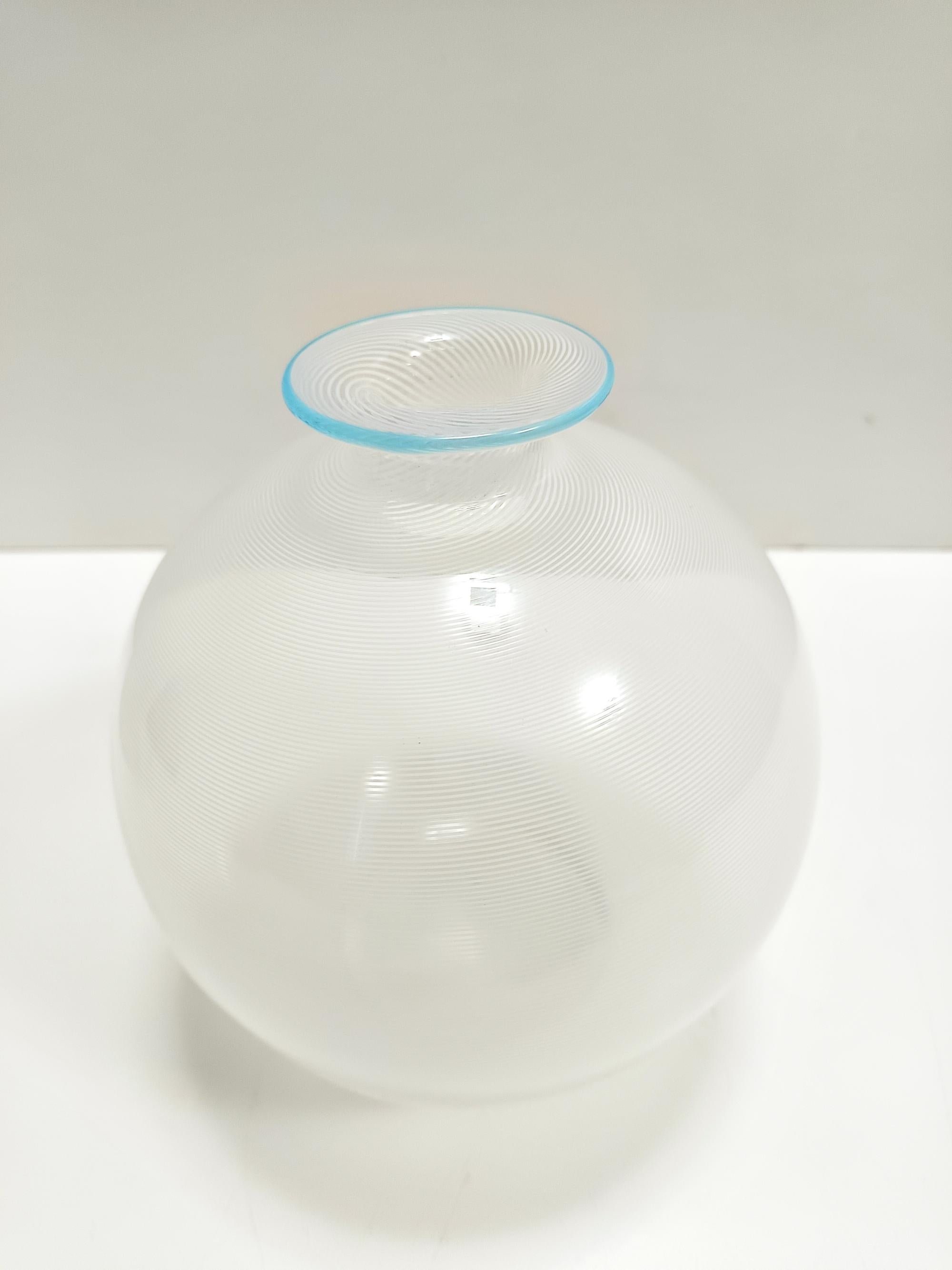 Vaso in vetro di Murano di Ercole Barovier per Barovier&Toso con canne bianche, Italia In condizioni ottime in vendita a Bresso, Lombardy