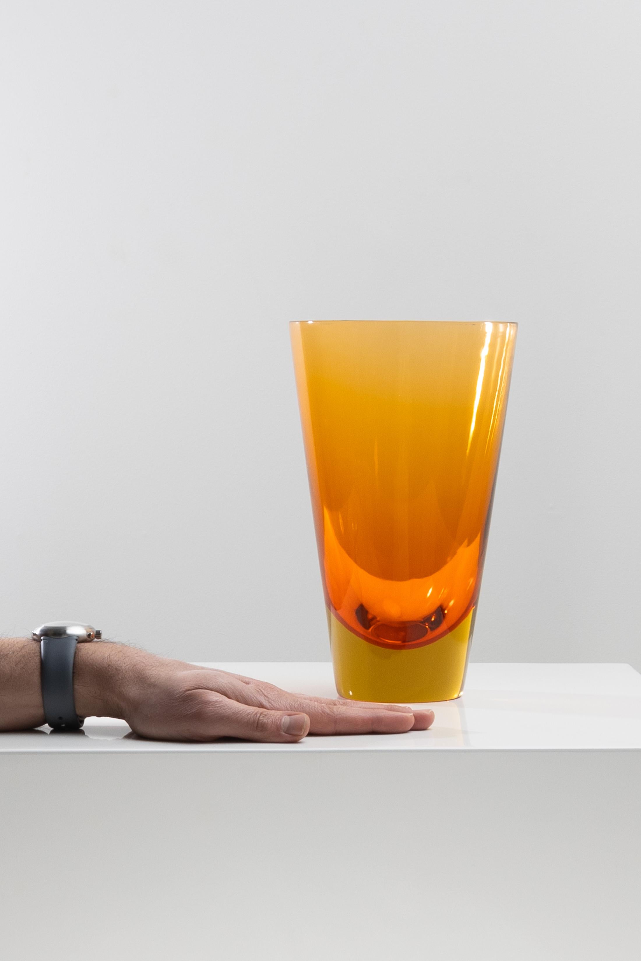 Murano glass vase by Flavio Poli In Good Condition For Sale In Uccle, BE