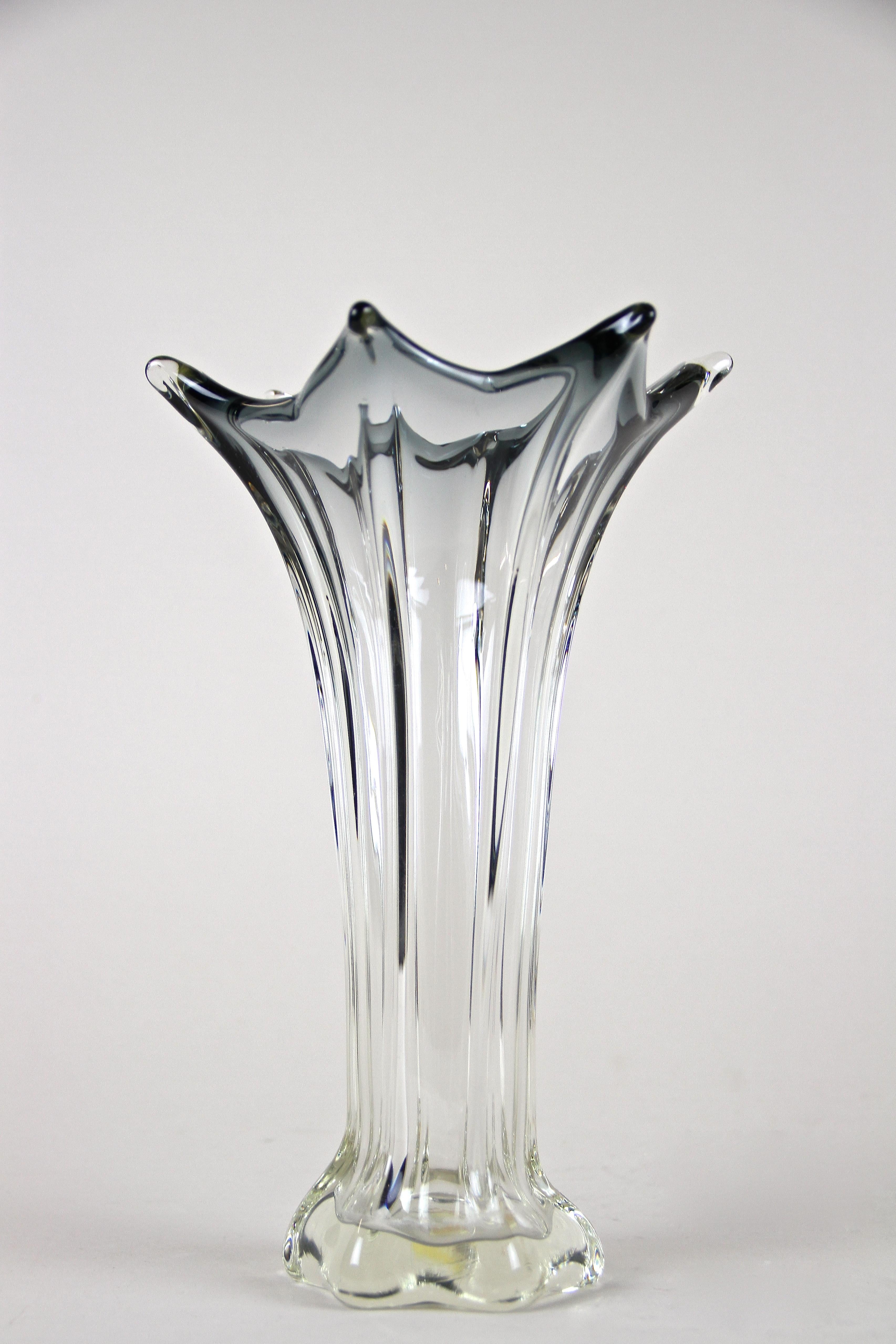 Italian Murano Glass Vase by Vetro Artistico Veneziano, Italy ca. 1960/70 For Sale