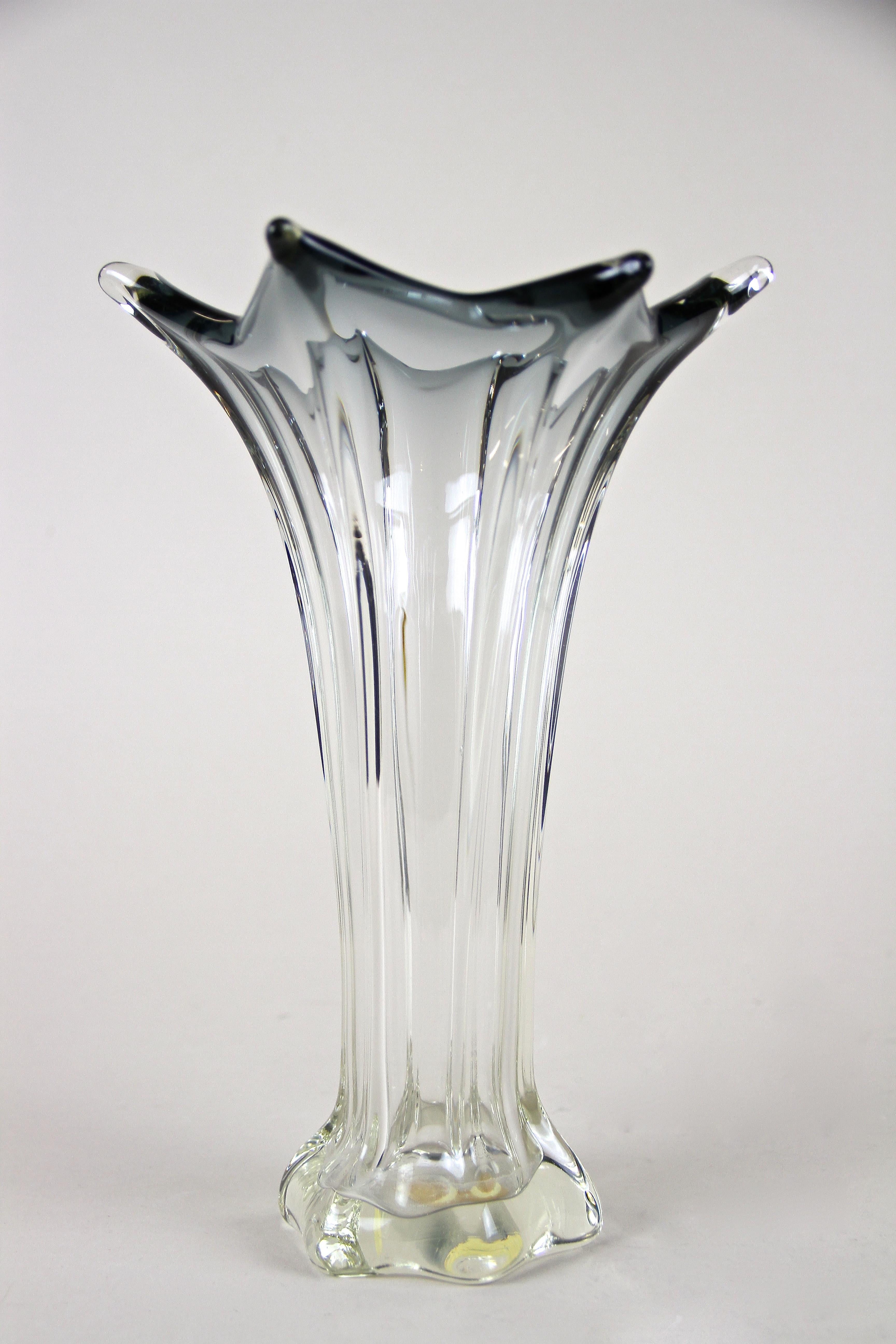 20th Century Murano Glass Vase by Vetro Artistico Veneziano, Italy ca. 1960/70 For Sale