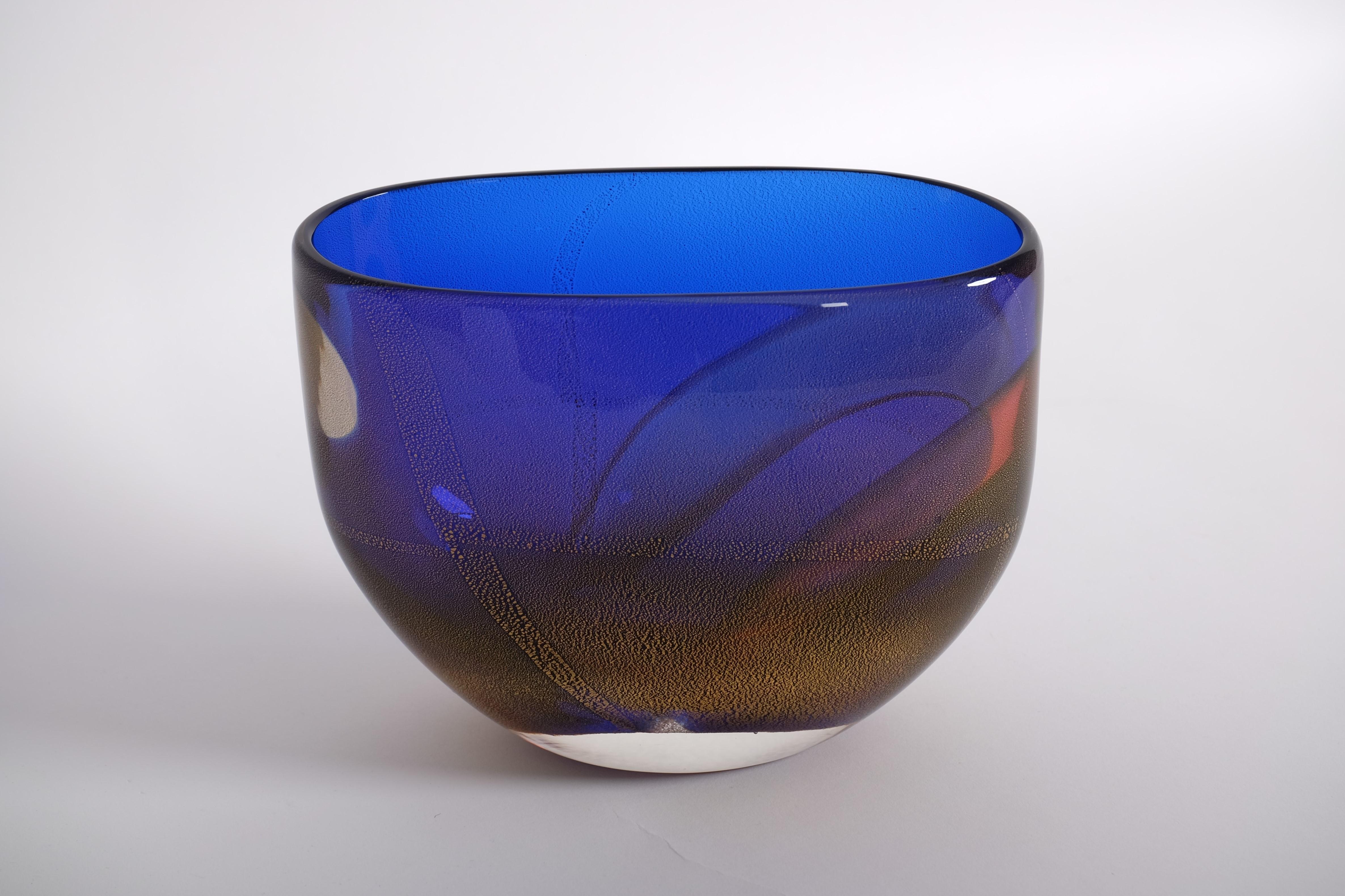 Large Murano vase of the 'Carnevale' series by Archimede Seguso, Italy 1980s. 

Blue and pink Murano glass with incorporated gold dust. Signed below and sticker with 'Archimede Seguso Murano'. 

Excellent condition. No cracks or