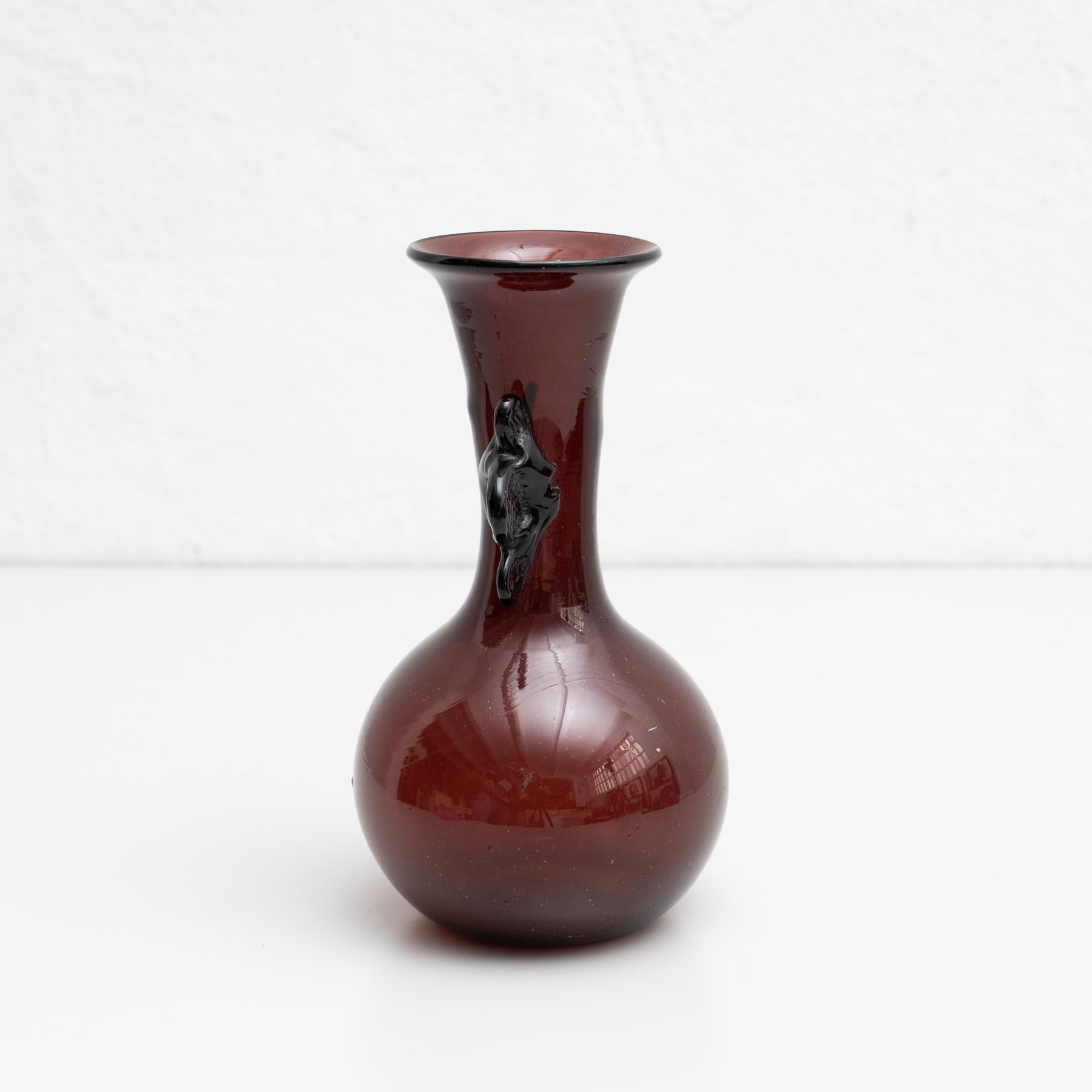 Circa 1970 Murano Glass Vase: Classic Italian Craftsmanship & Timeless Elegance In Good Condition For Sale In Barcelona, Barcelona