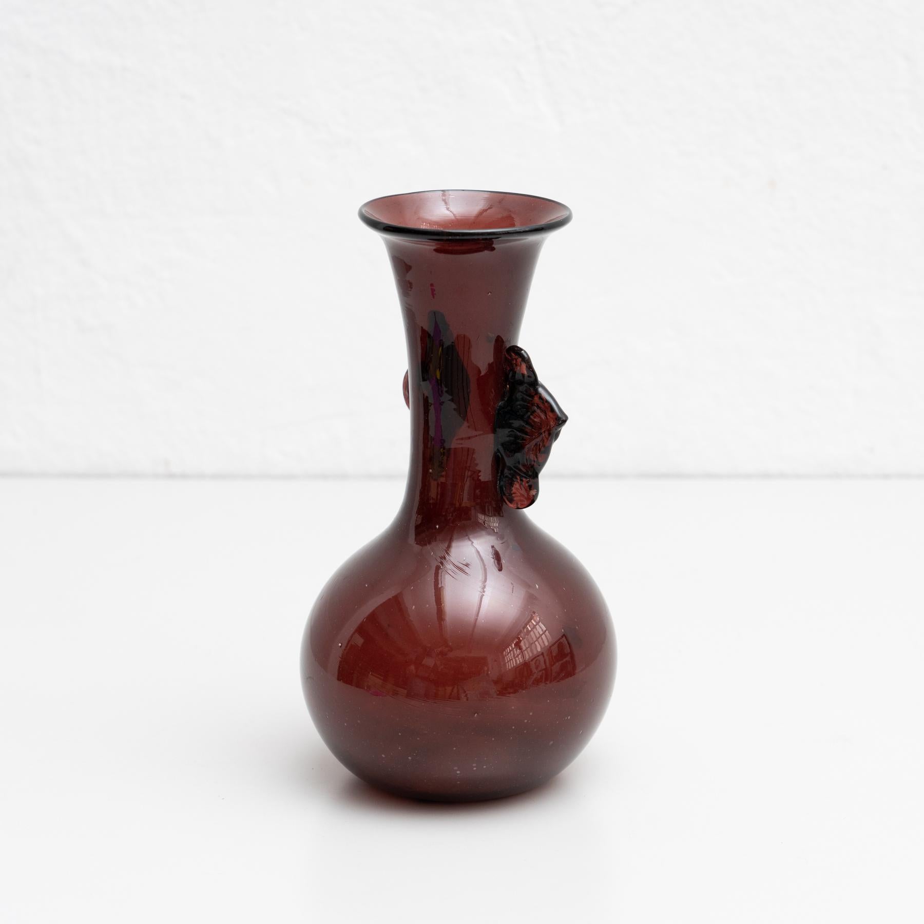 Circa 1970 Murano Glass Vase: Classic Italian Craftsmanship & Timeless Elegance For Sale 2