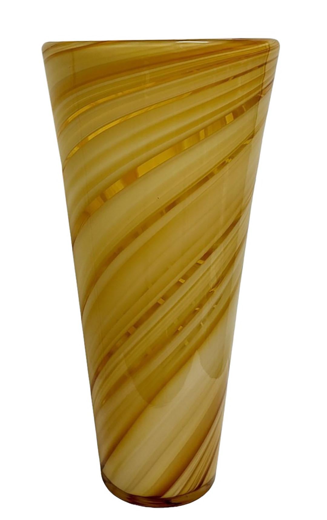 A Murano swirl glass vase in creams and tan. Circa 1970s, Italy.