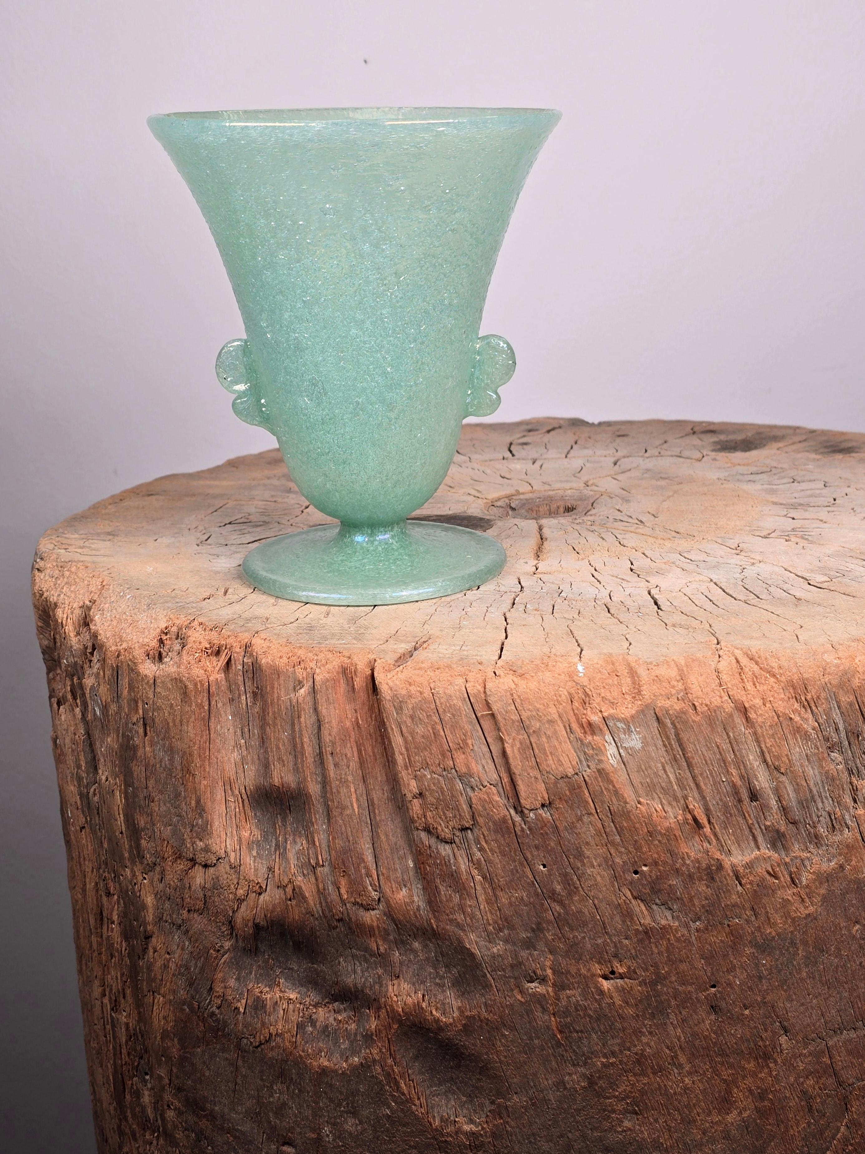 Vase aus Muranoglas mit schillerndem Pulegoso von AVEM (Mitte des 20. Jahrhunderts) im Angebot