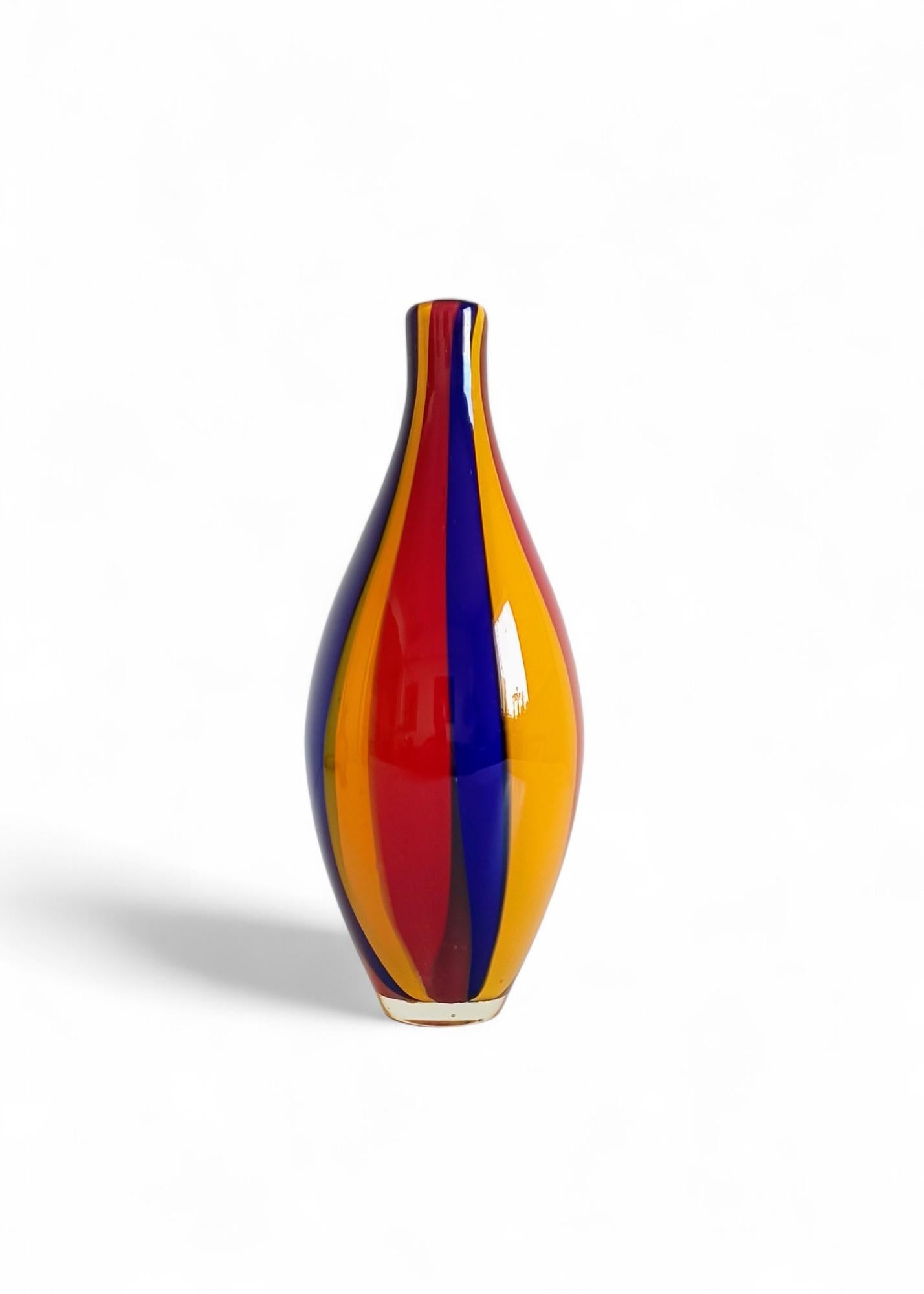 Vaso in vetro di Murano, design colorato di metà secolo, Italia, anni '60 in vendita 11