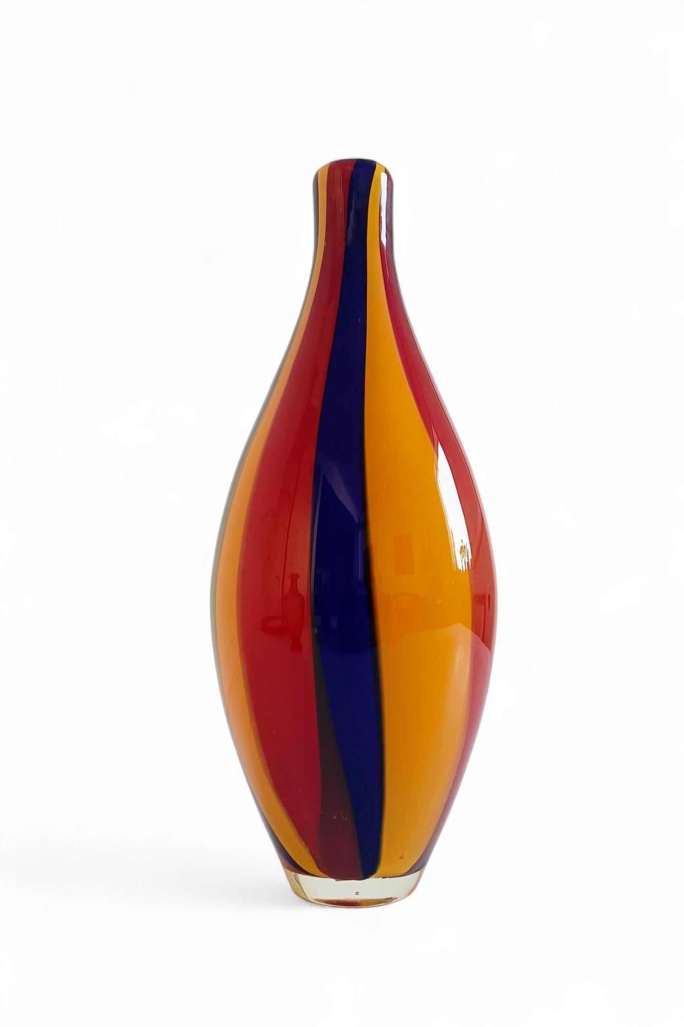 Vaso in vetro di Murano, design colorato di metà secolo, Italia, anni '60 In condizioni ottime in vendita a Valencia, VC