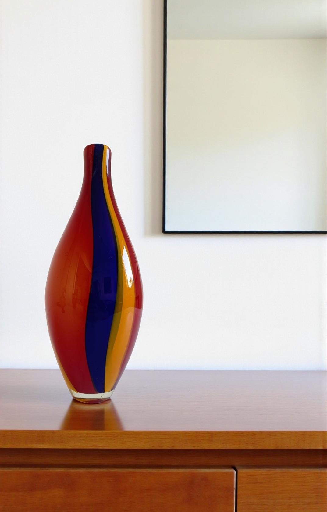 Vetro artistico Vaso in vetro di Murano, design colorato di metà secolo, Italia, anni '60 in vendita