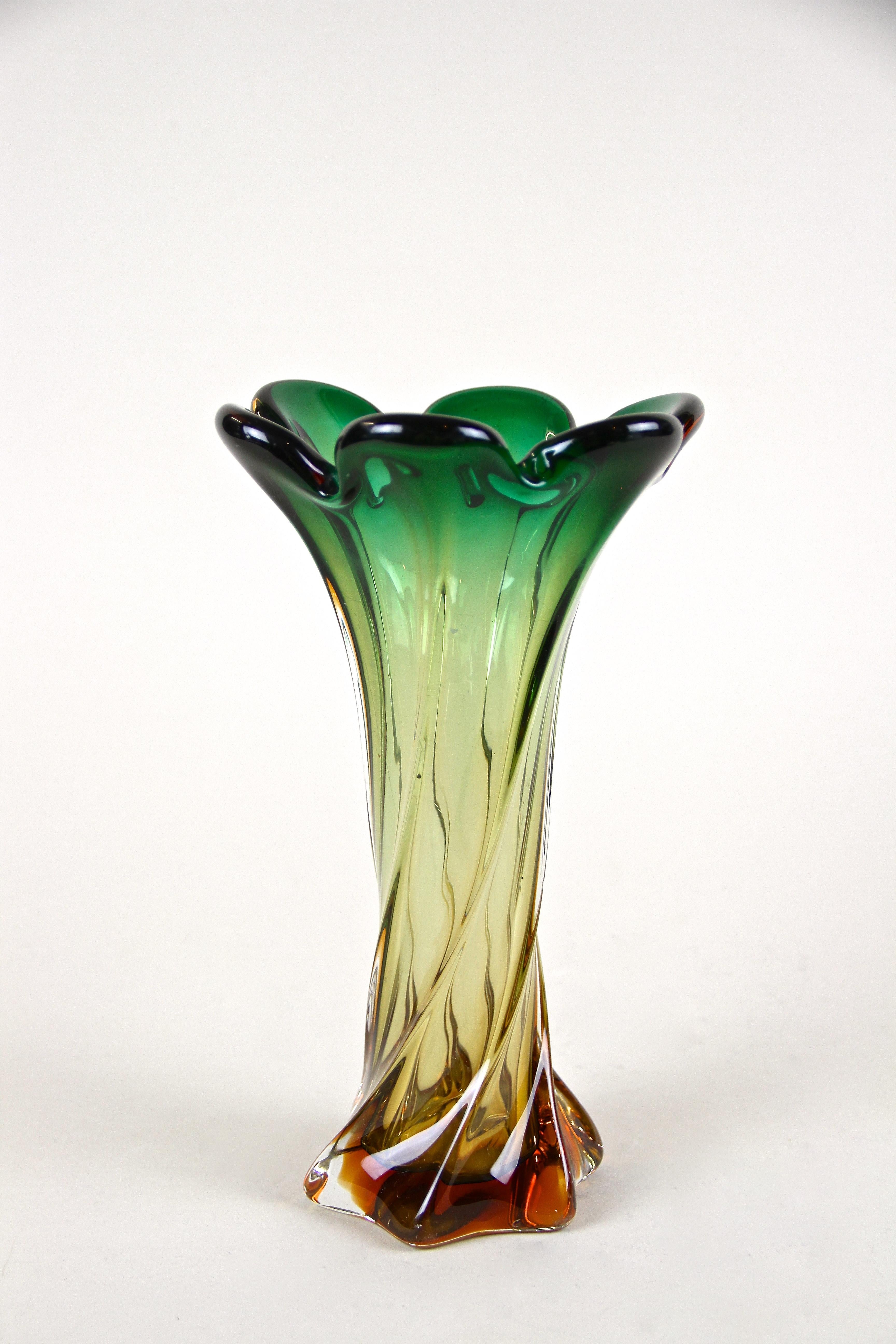 20th Century Murano Glass Vase Mid Century Green, Italy, circa 1960/70