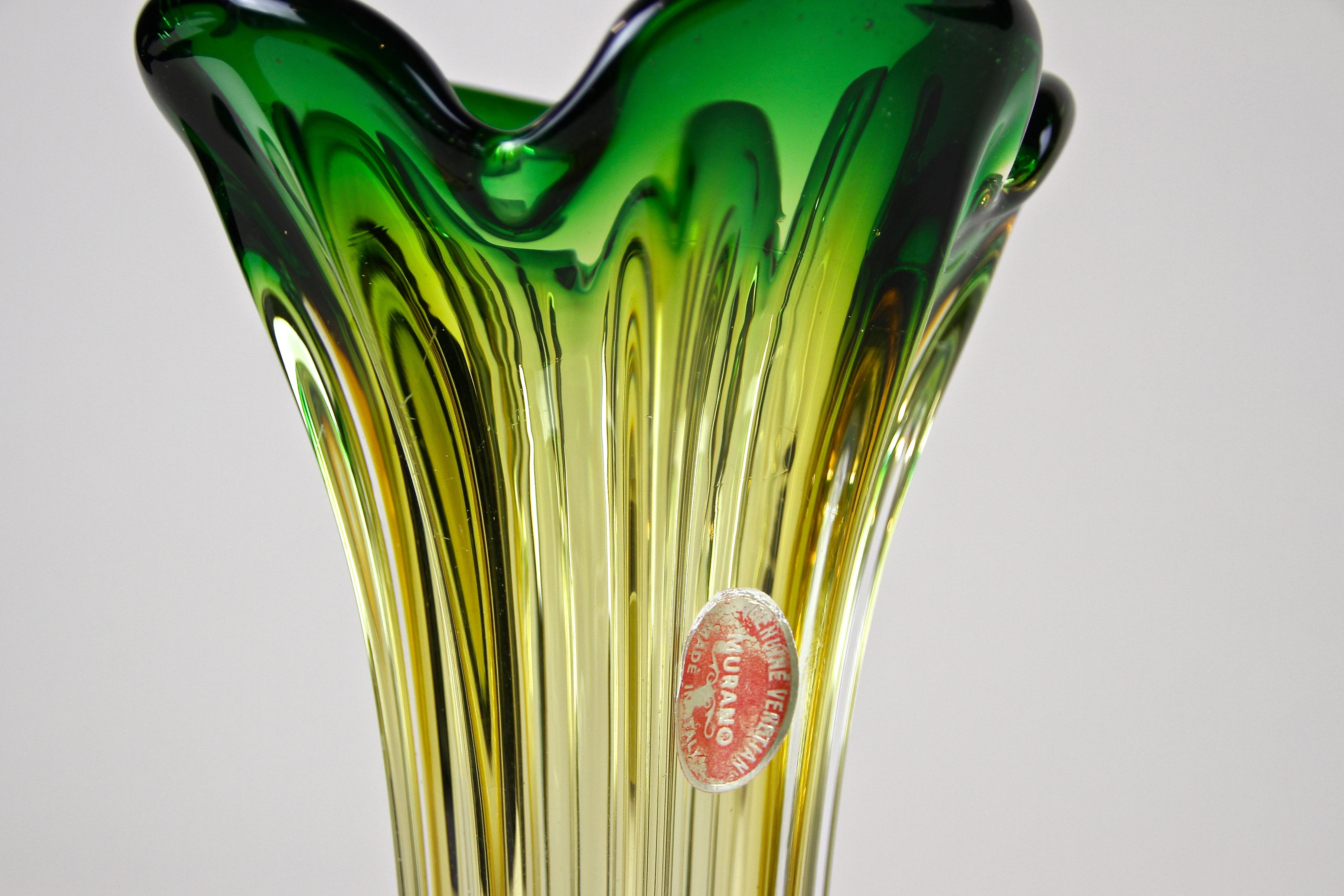 Mid-Century Modern Murano Glass Vase Mid Century Green/ Yellow, Italy, circa 1960/70 For Sale