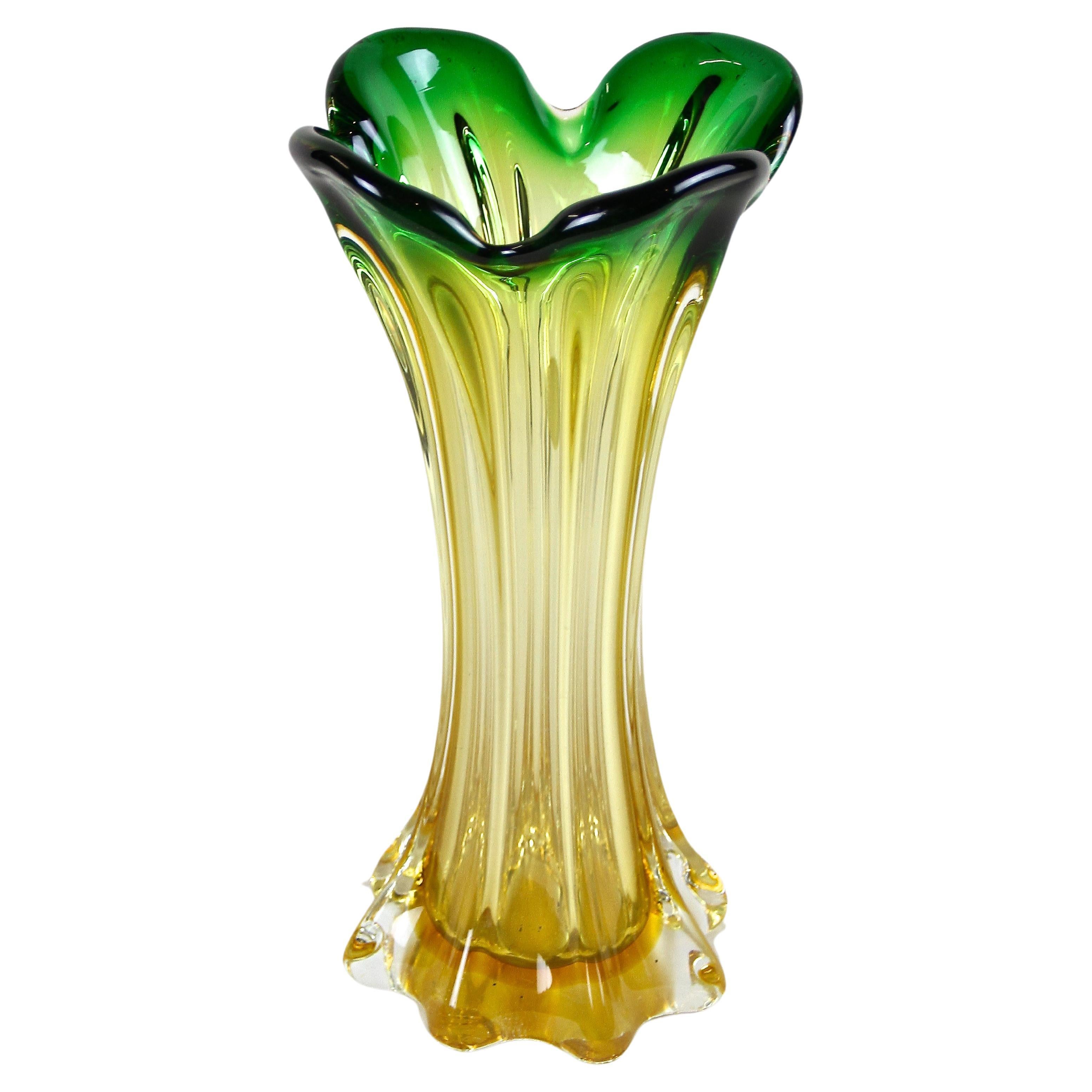 Murano Glass Vase Mid Century Green/ Yellow, Italy, circa 1960/70