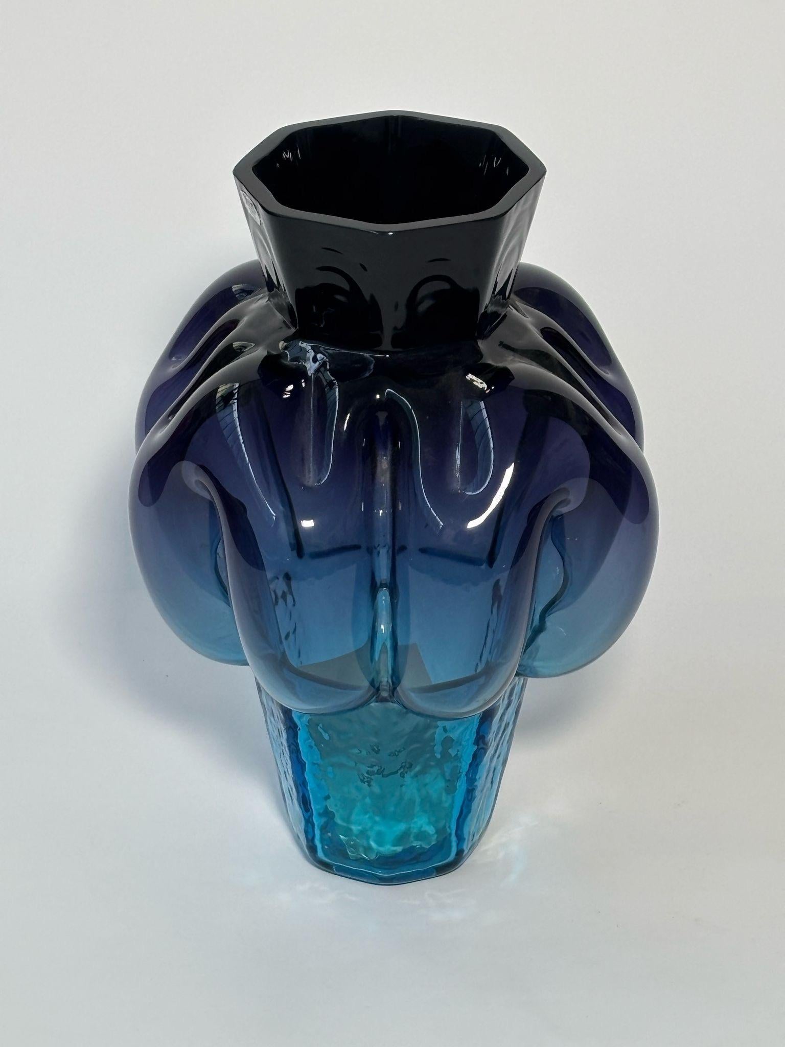 Italiano Vaso in vetro di Murano Model No. di Toni Zuccheri per VeArt in vendita