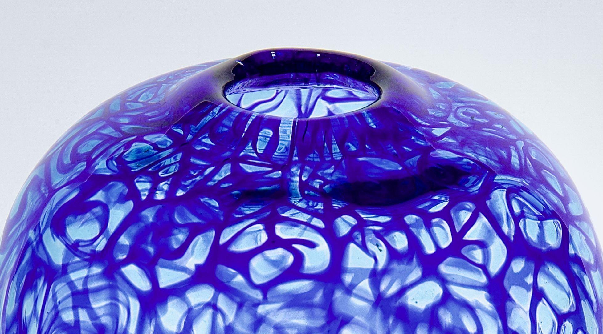 Vase aus Murano-Glas. Webdesign von Cobalt-Aquamarine Murrine, Vittorio Ferro Style (Glaskunst) im Angebot