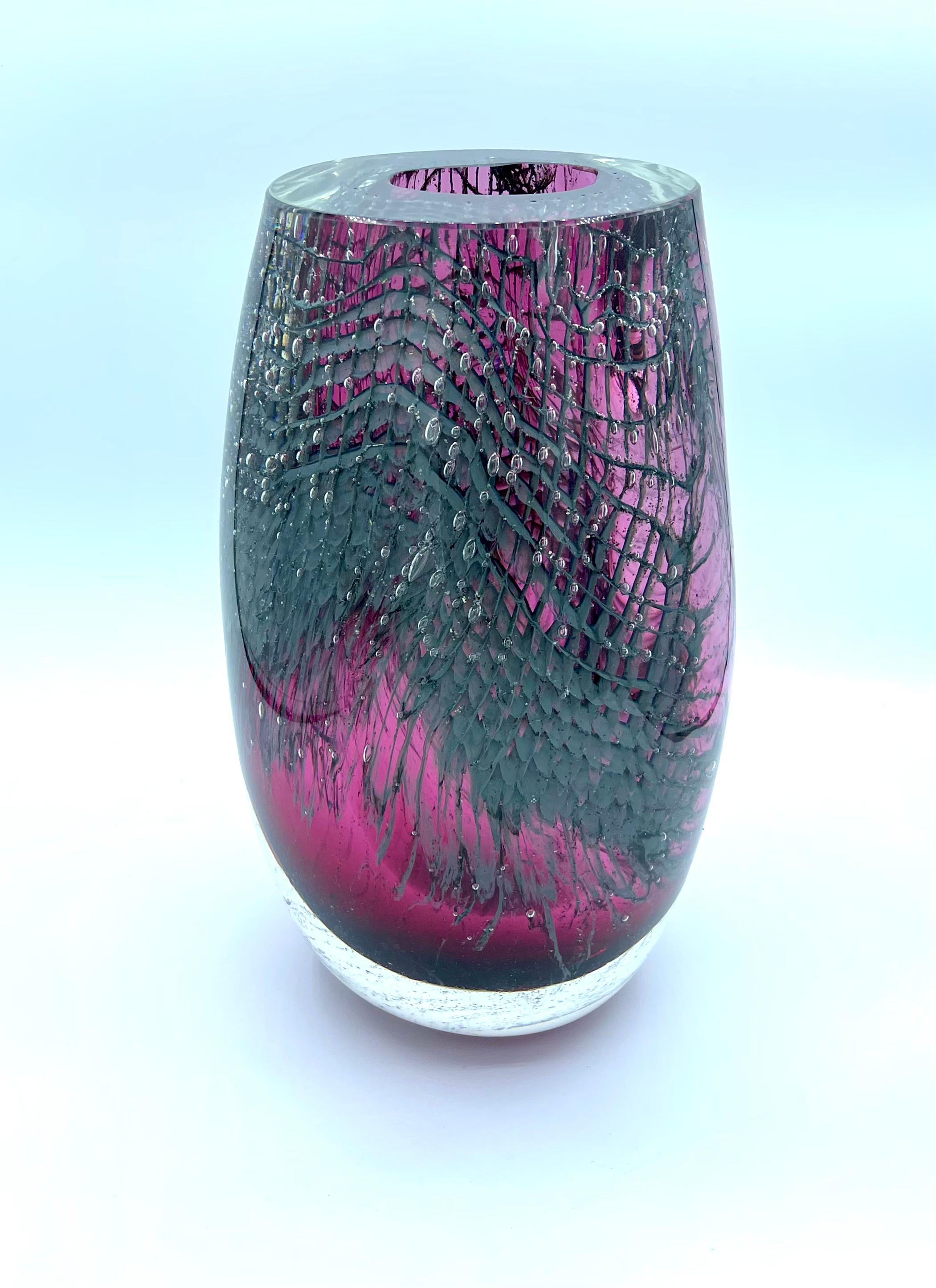 Hand-Crafted Murano glass vase with aluminum net, in stock For Sale