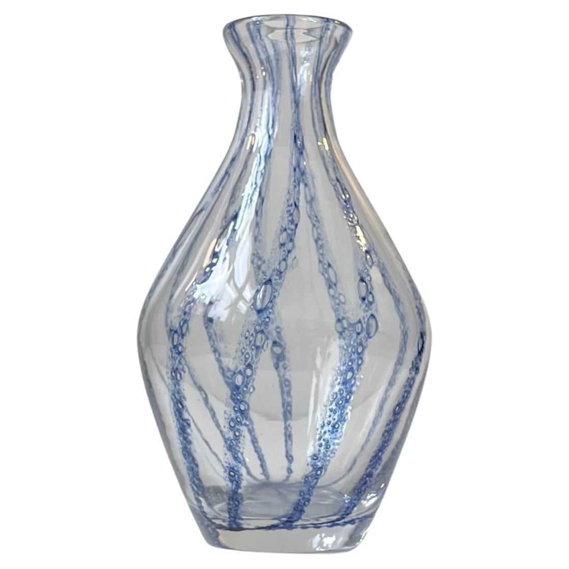 Vase en verre de Murano à rayures bleues attribué à Barovier & Toso
