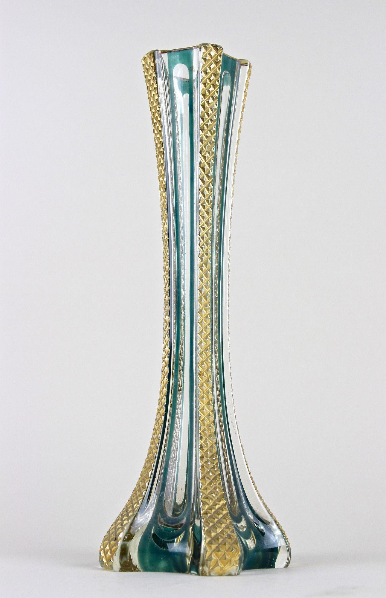 Murano Glass Vase With Gold Accents, Early 20th Century - Italy ca. 1930 For Sale 7