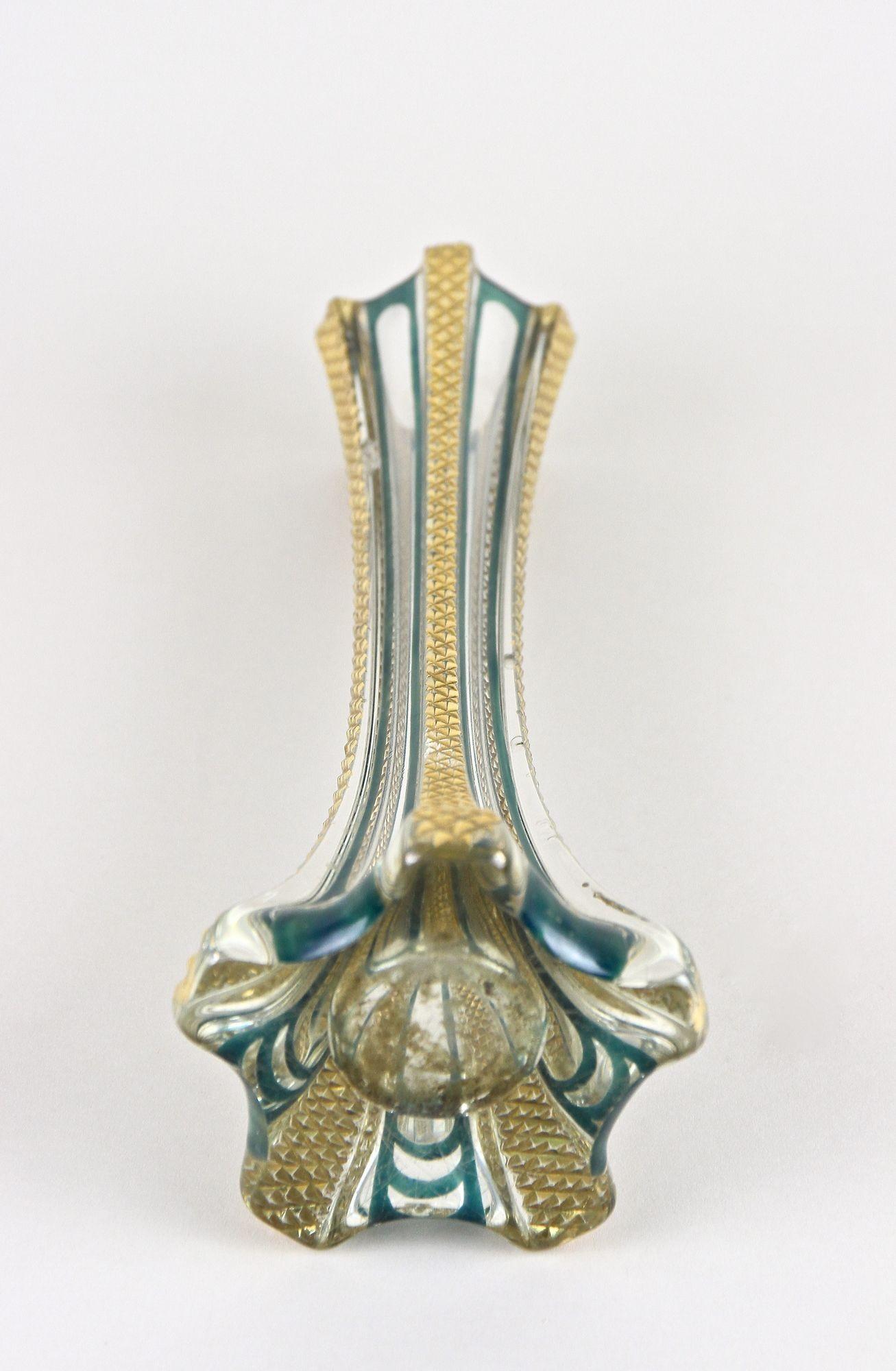 Murano Glass Vase With Gold Accents, Early 20th Century - Italy ca. 1930 For Sale 10