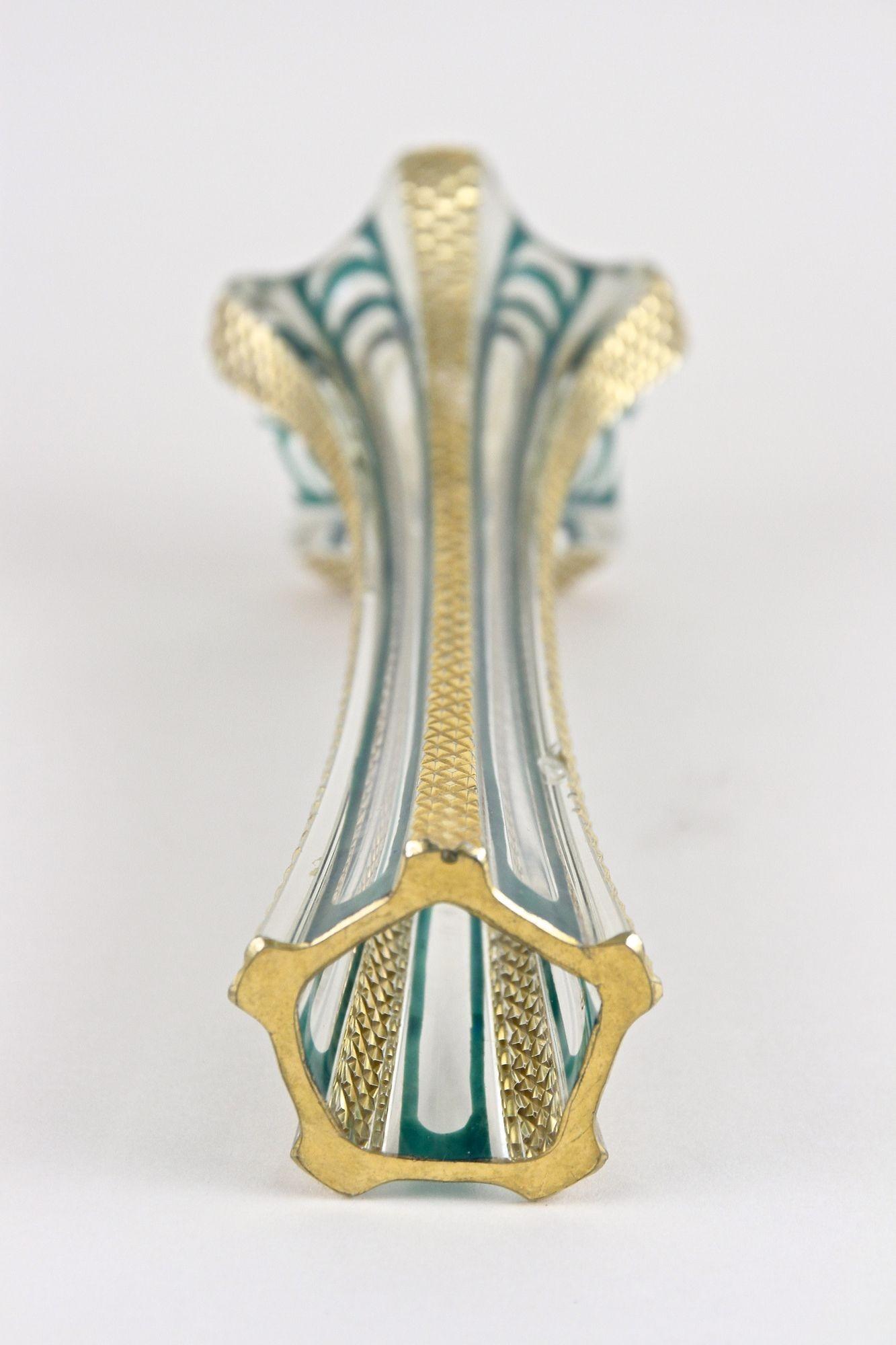 Murano Glass Vase With Gold Accents, Early 20th Century - Italy ca. 1930 For Sale 13