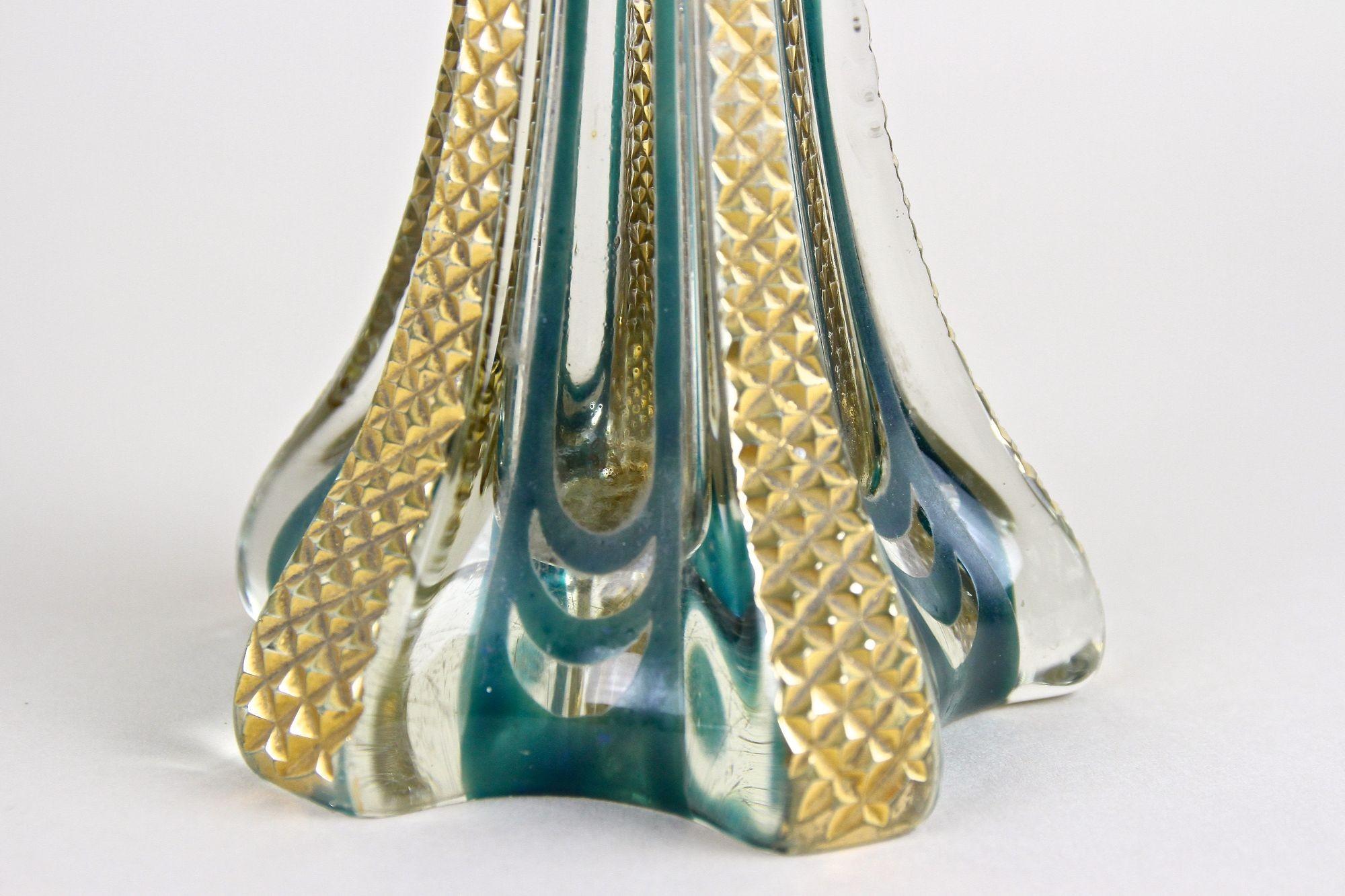 Murano Glass Vase With Gold Accents, Early 20th Century - Italy ca. 1930 For Sale 16
