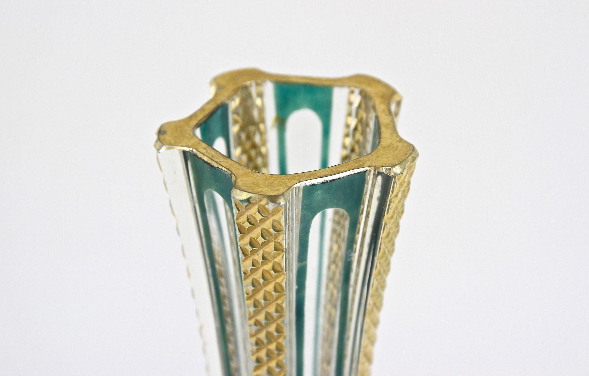 Italian Murano Glass Vase With Gold Accents, Early 20th Century - Italy ca. 1930 For Sale