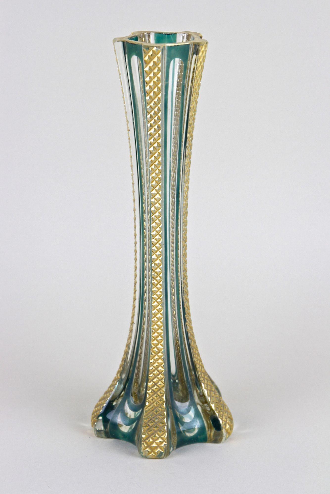 Murano Glass Vase With Gold Accents, Early 20th Century - Italy ca. 1930 In Good Condition For Sale In Lichtenberg, AT