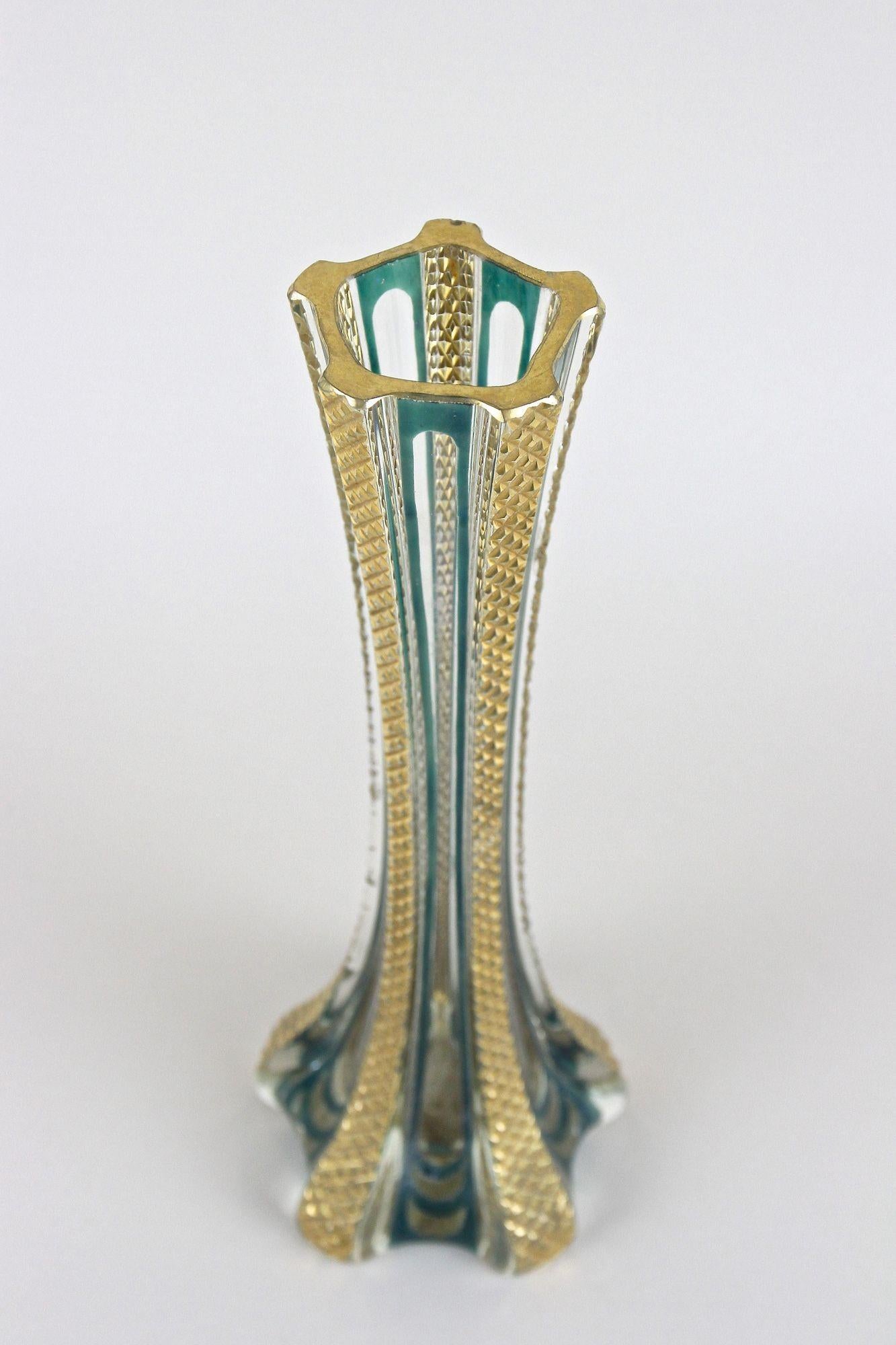 Murano Glass Vase With Gold Accents, Early 20th Century - Italy ca. 1930 For Sale 5