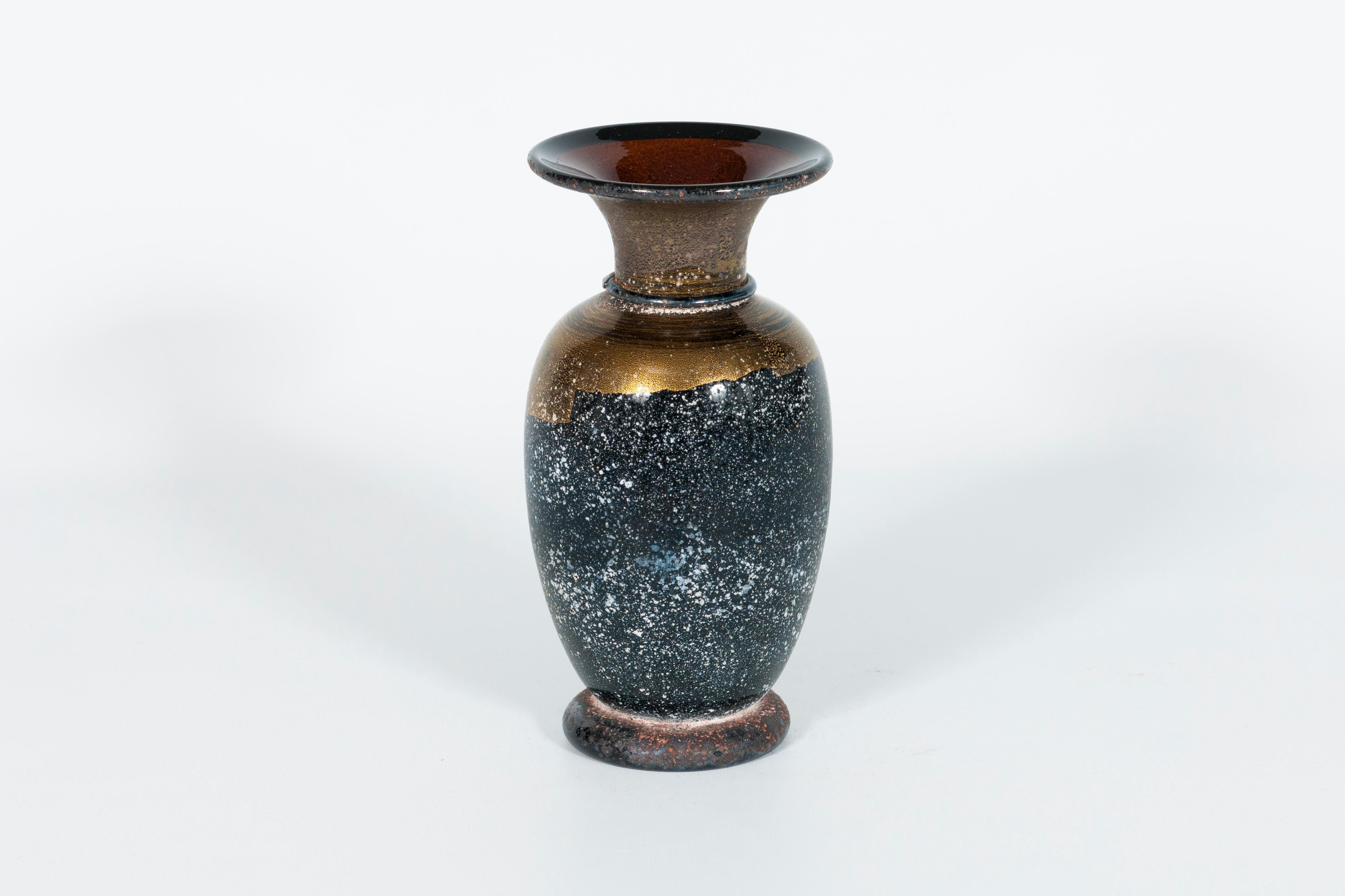 Mid-Century Modern Murano Glass Vase with Gold Leaf and Granular Effect, 1980s For Sale