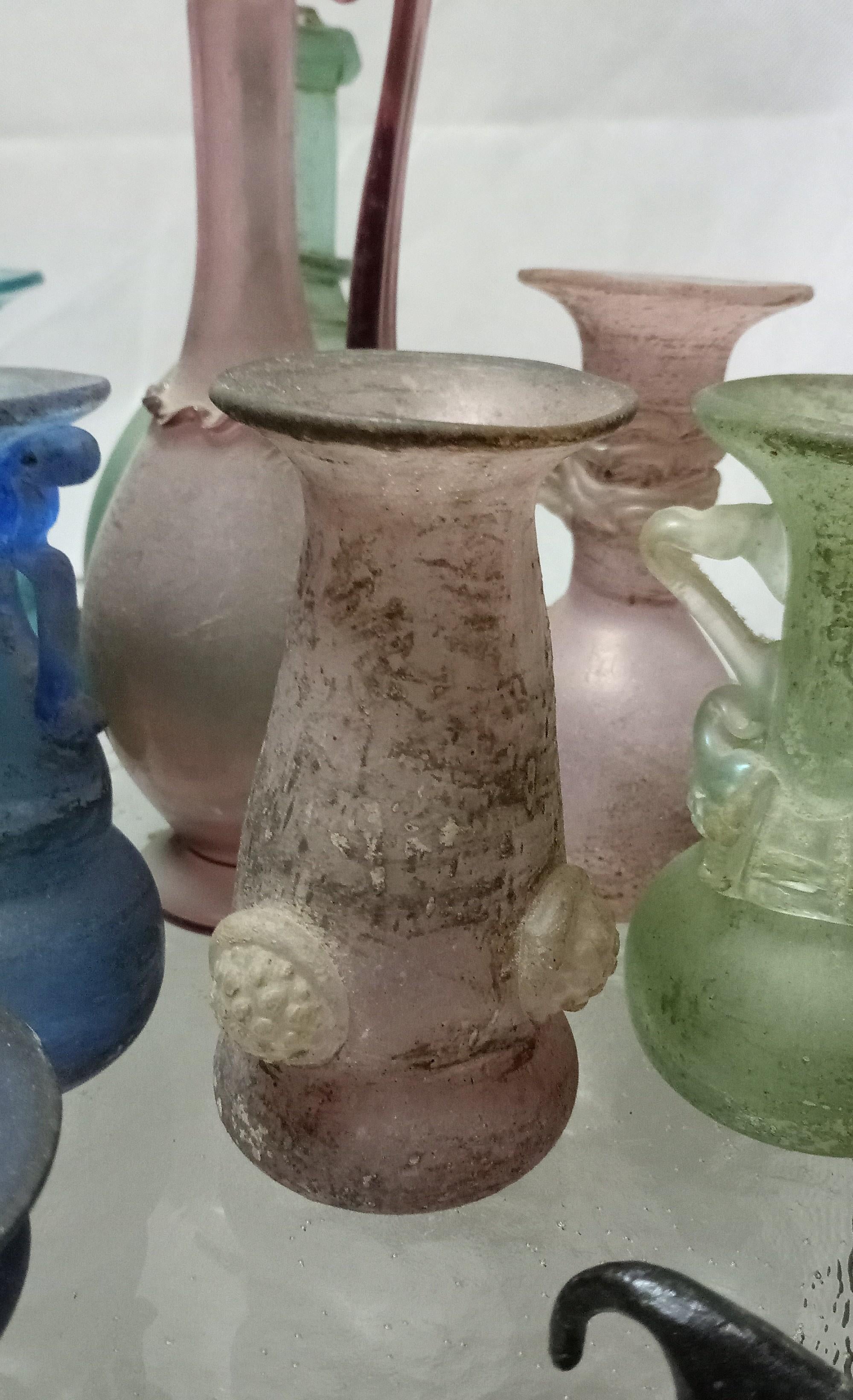 Vasen aus Murano-Glas aus Seguso, Italien, Satz von 16 (Klassisch-römisch) im Angebot