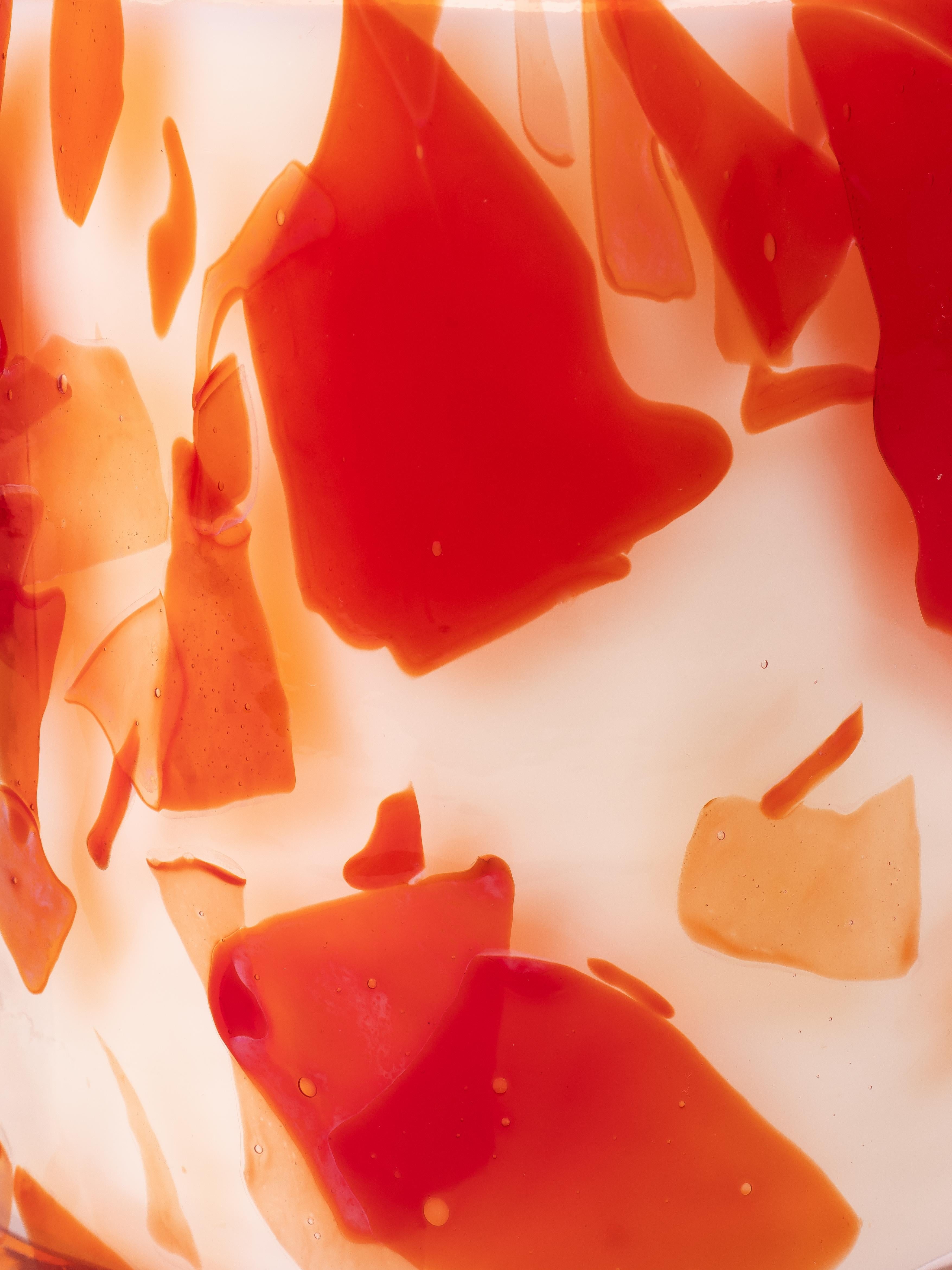 Asseconda i tuoi sensi con la stuzzicante candela al profumo di diaspro di Stories of Italy. Una miscela di cannella, noce moscata e scorza di cedro crea un aroma confortante e rinvigorente che ti trasporta in serate accoglienti davanti al camino.