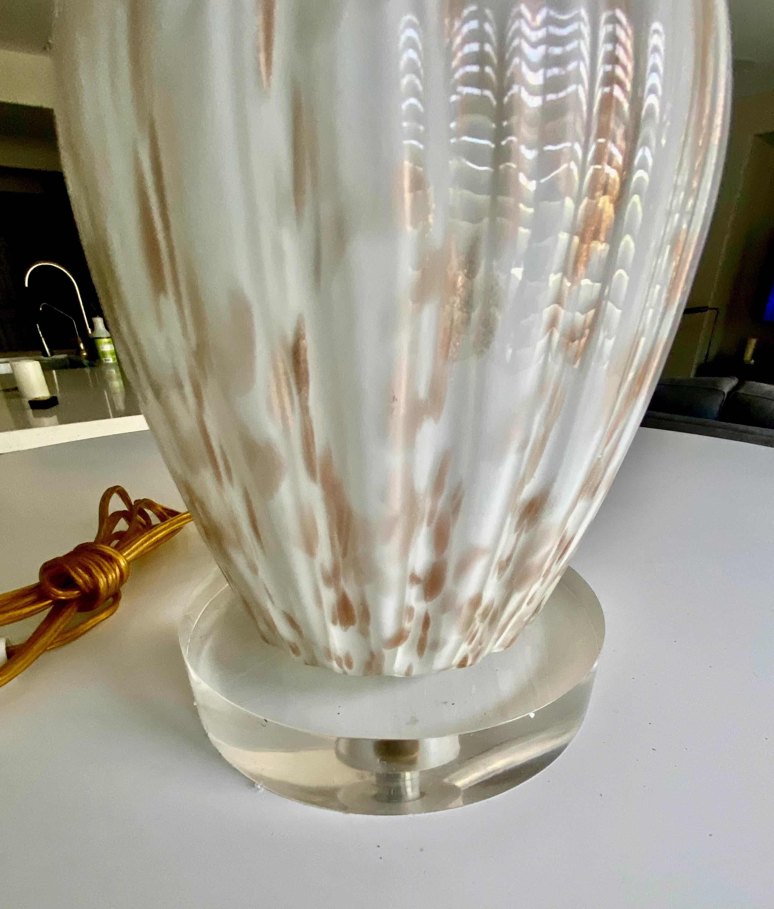 Murano Glass White & Aventurine Table Lamp For Sale 3