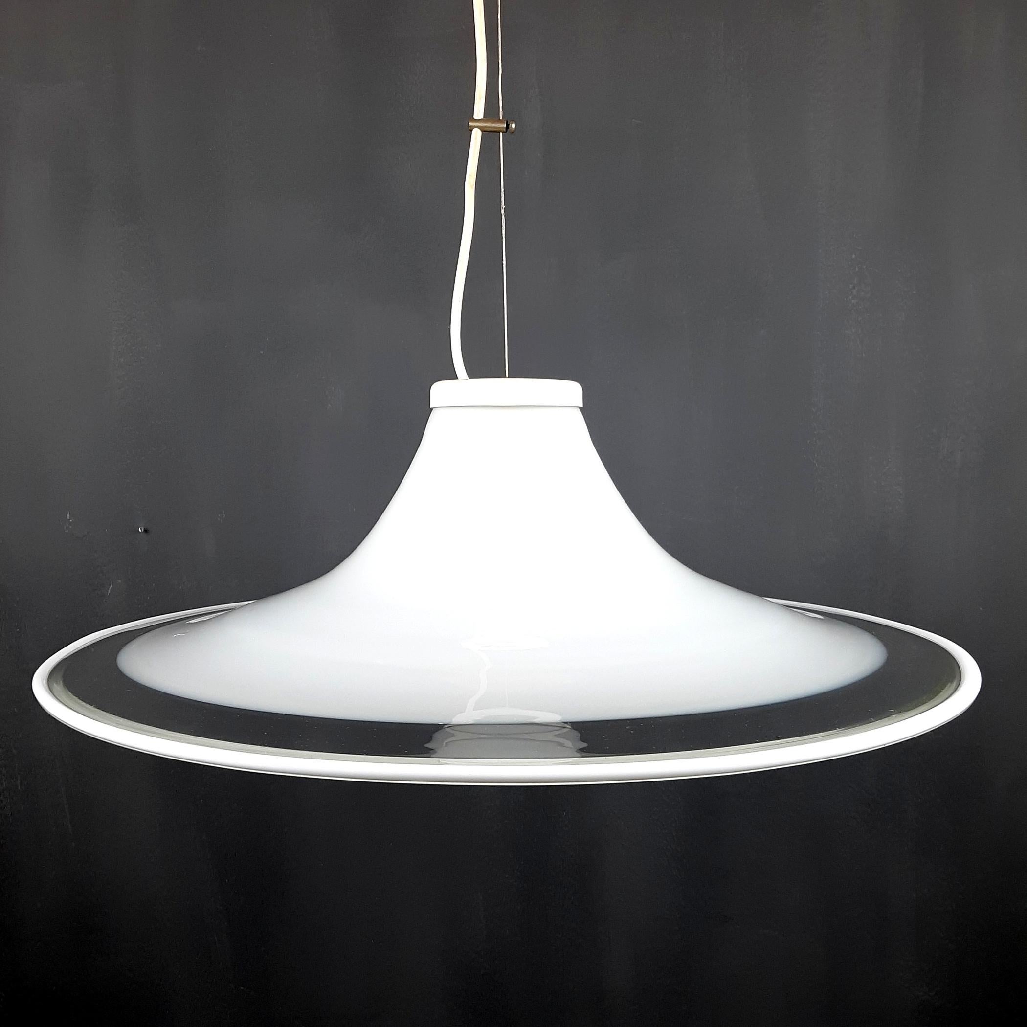 Vetro di Murano Lampada a sospensione in vetro di Murano bianco Italia anni '70 in vendita