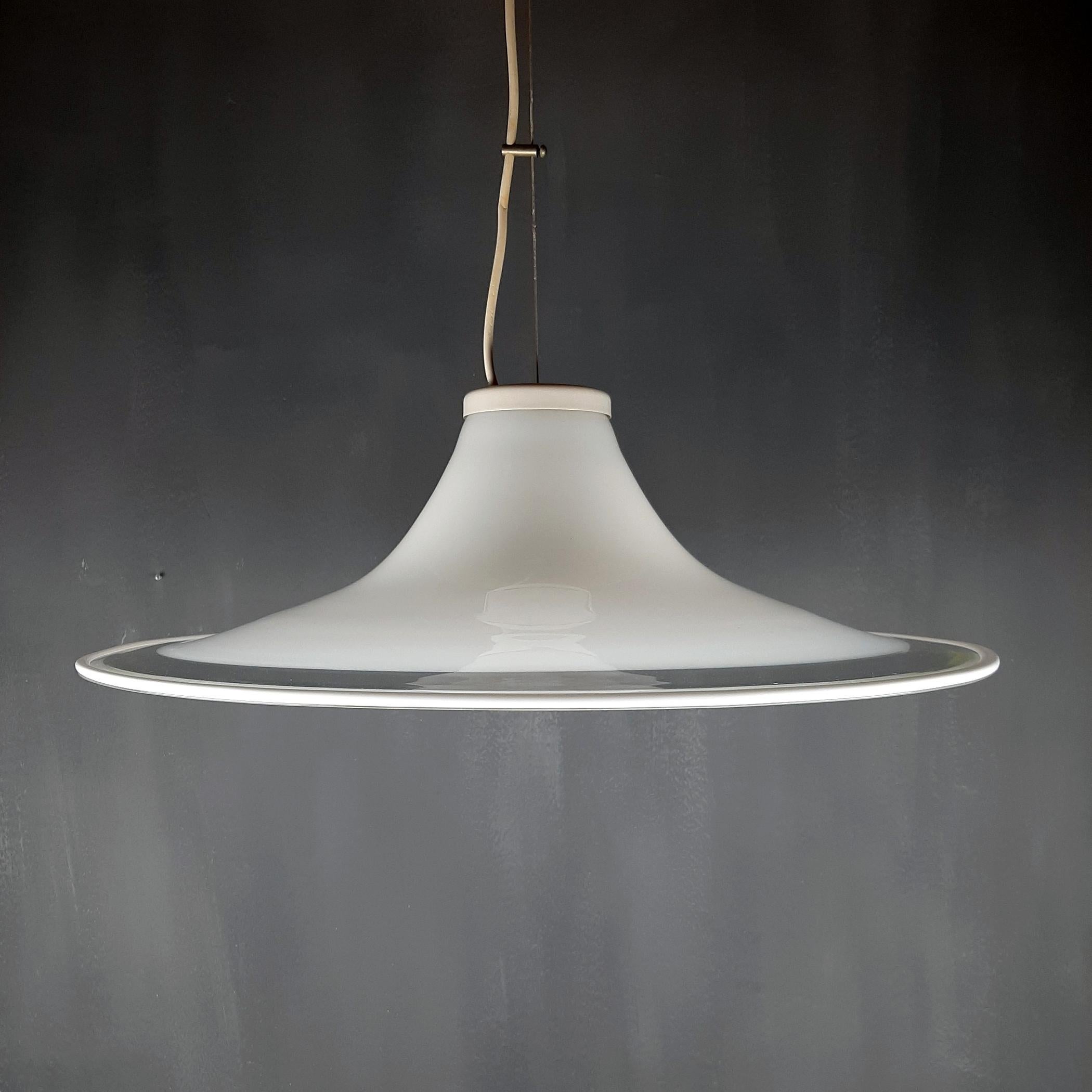 Lampada a sospensione in vetro di Murano bianco Italia anni '70 in vendita 2