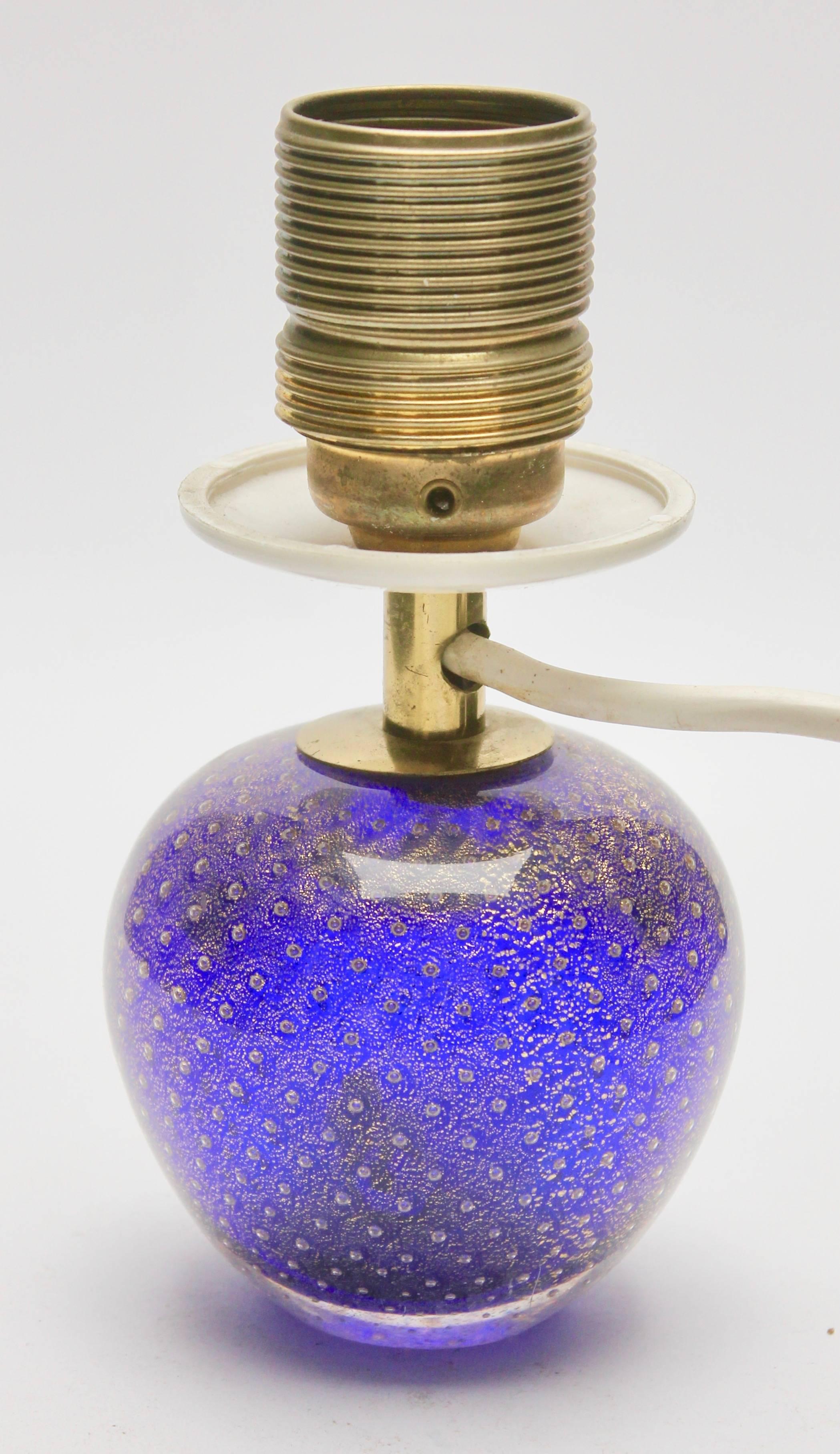 Hand-Crafted Murano Globe-Shaped Lamp Cobalt Blue with Aventurine 'Gold Metal' and Bullicante