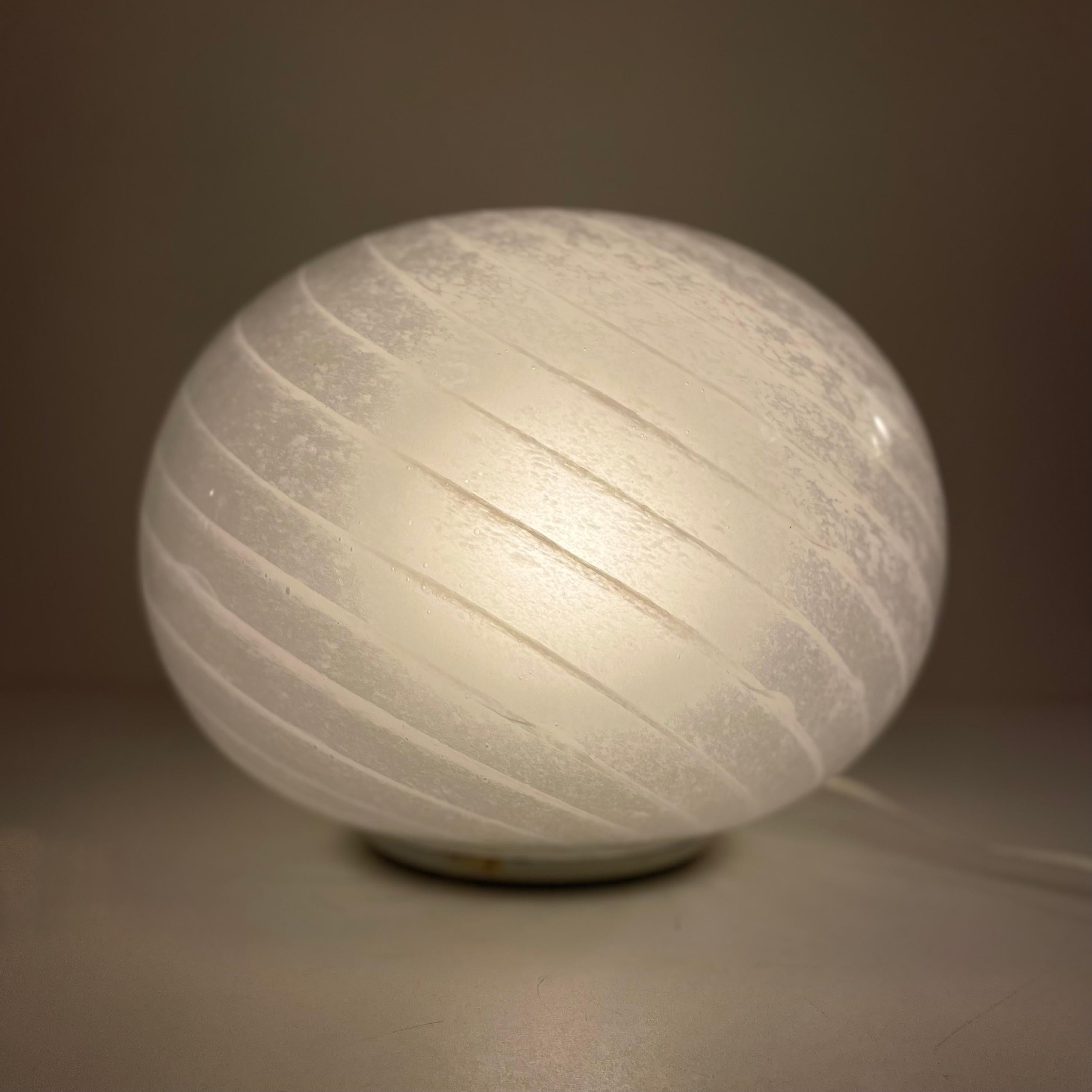 Murano Globe Table Lamp, 1970s For Sale 3