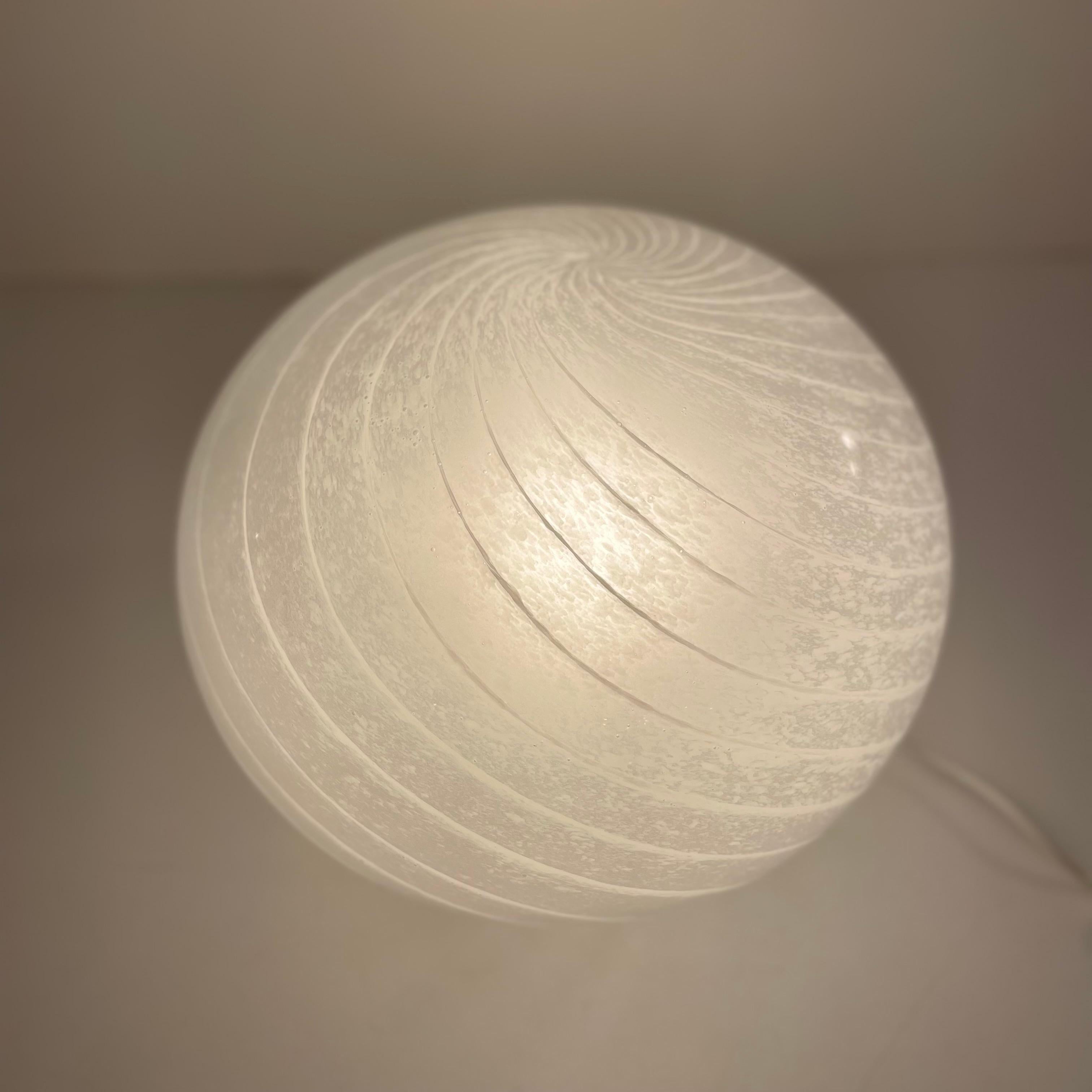 Murano Globe Table Lamp, 1970s For Sale 2