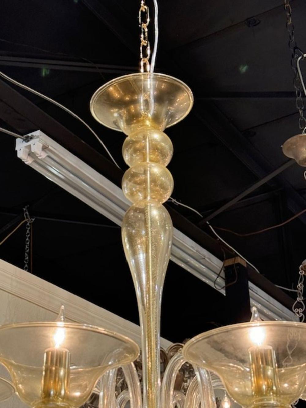 XXI secolo e contemporaneo Lampadario a 8 luci in oro di Murano in vendita