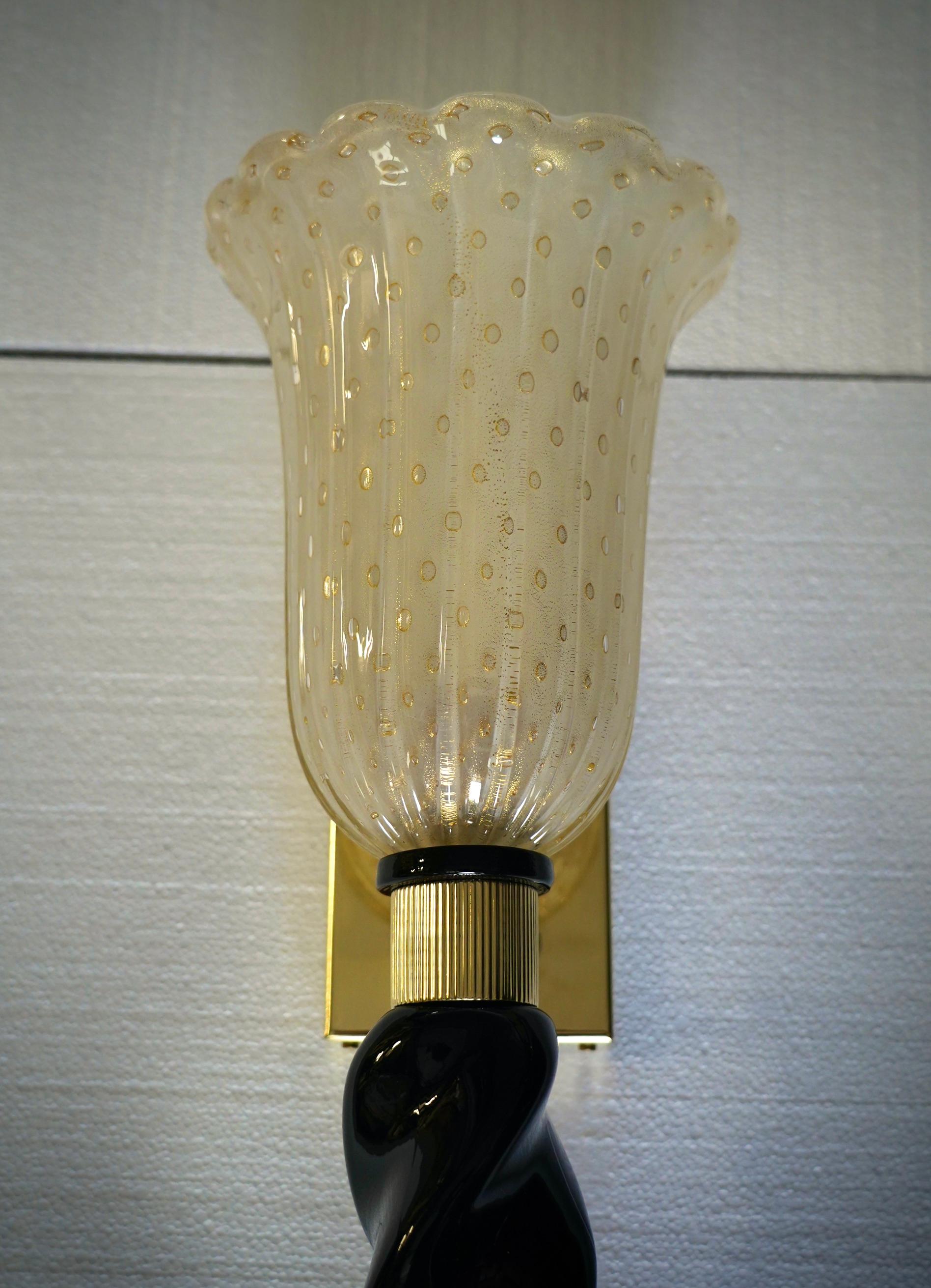 Italiano Applique e lampade da parete in vetro color oro e nero di Murano, 2020 in vendita